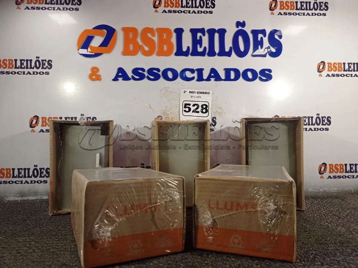LOTE 528 - 04 ARANDELAS CENTRAL CE 1422-A 1XE27. (NO ESTADO) ATENÇÃO! FAZER A VISITAÇÃO ANTES DE ARREMATAR, NÃO SABEMOS SE FUNCIONA. LEILÃO NÃO TEM GARANTIA E NEM DEVOLUÇÃO, SUJEITO A POSSÍVEIS AVARIAS VISÍVEIS/OCULTAS E/OU AUSÊNCIA DE COMPONENTES.
