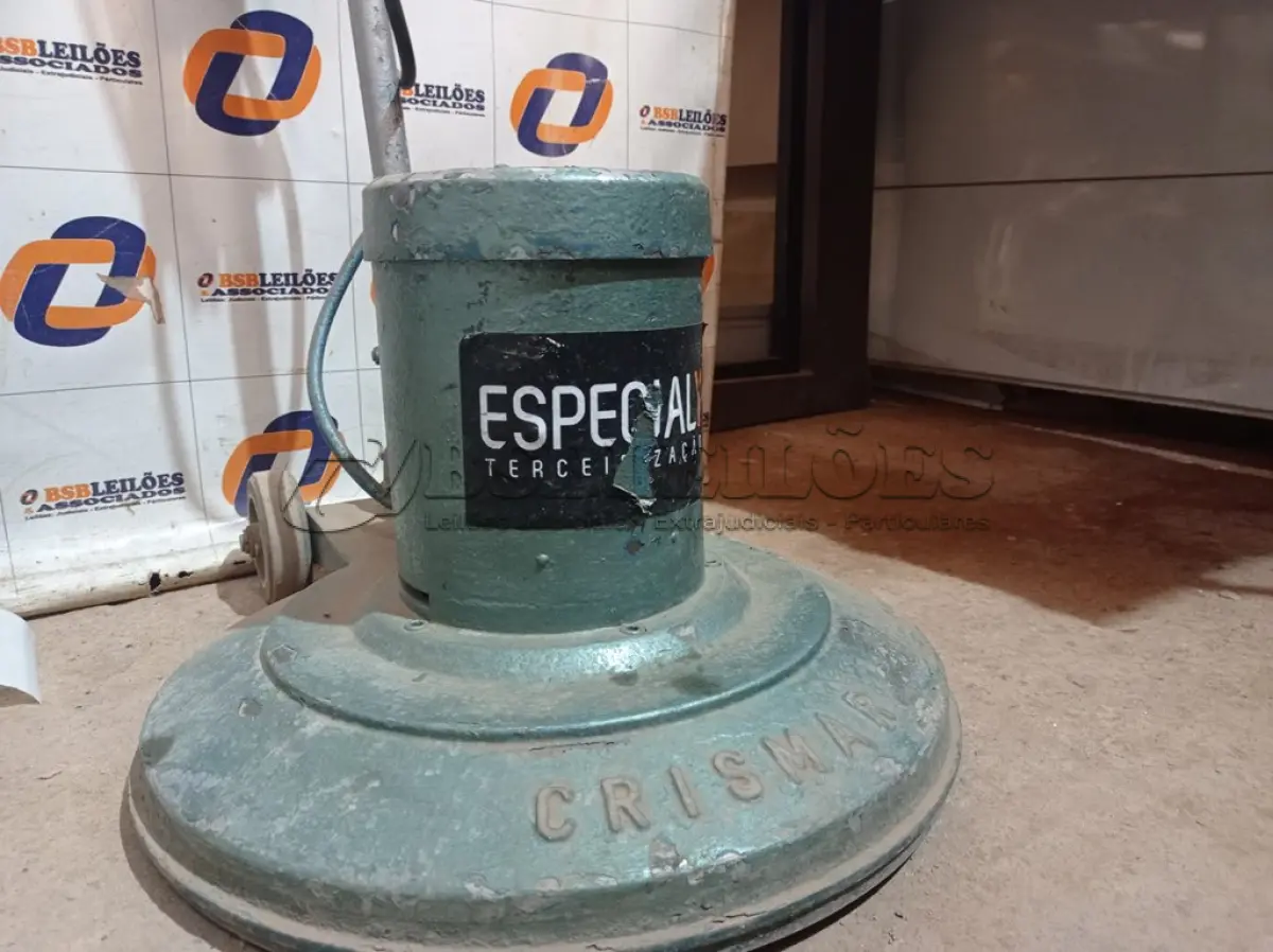 LOTE 474 - 01 ENCERADEIRA INDUSTRIAL. (NO ESTADO) ATENÇÃO! FAZER A VISITAÇÃO ANTES DE ARREMATAR, NÃO SABEMOS SE FUNCIONA. LEILÃO NÃO TEM GARANTIA E NEM DEVOLUÇÃO, SUJEITO A POSSÍVEIS AVARIAS VISÍVEIS/OCULTAS E/OU AUSÊNCIA DE COMPONENTES.