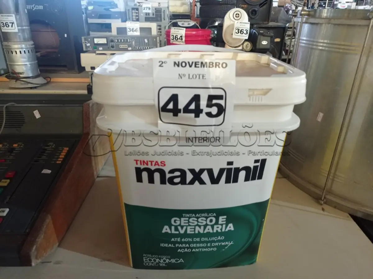 LOTE 445 - 01 BALDE DE TINTA MAXIVINIL ACRÍLICA FOSCO BRANCO NEVE. (NO ESTADO) ATENÇÃO! FAZER A VISITAÇÃO ANTES DE ARREMATAR, NÃO SABEMOS SE FUNCIONA. LEILÃO NÃO TEM GARANTIA E NEM DEVOLUÇÃO, SUJEITO A POSSÍVEIS AVARIAS VISÍVEIS/OCULTAS E/OU AUSÊNCIA DE COMPONENTES.