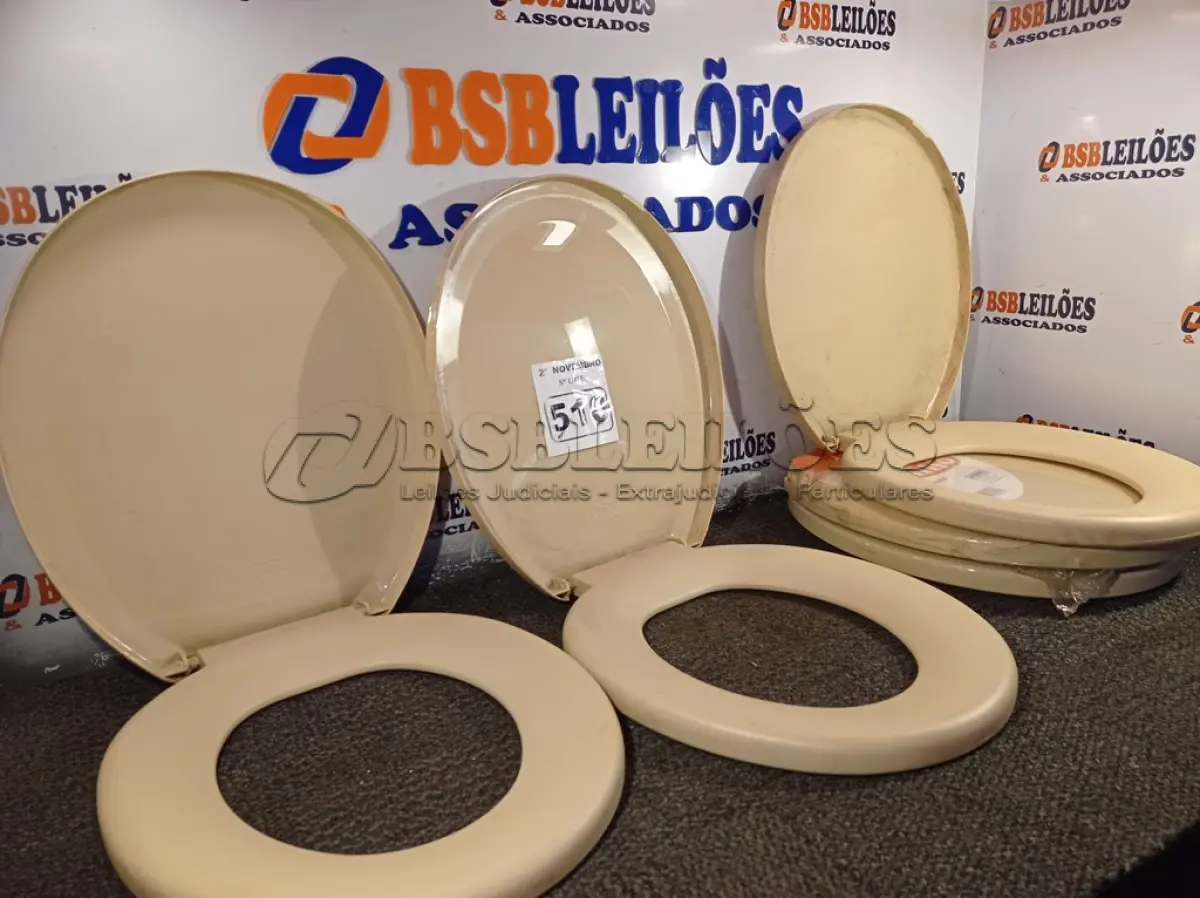LOTE 510 - 05 ASSENTOS PARA VASO SANITÁRIO. (NO ESTADO) ATENÇÃO! FAZER A VISITAÇÃO ANTES DE ARREMATAR, NÃO SABEMOS SE FUNCIONA. LEILÃO NÃO TEM GARANTIA E NEM DEVOLUÇÃO, SUJEITO A POSSÍVEIS AVARIAS VISÍVEIS/OCULTAS E/OU AUSÊNCIA DE COMPONENTES.