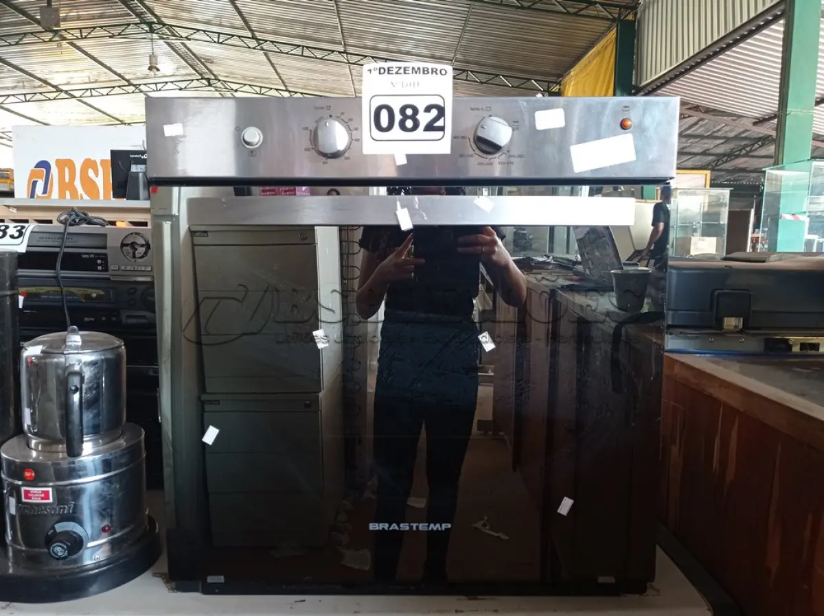 LOTE 082 - 01 FORNO DE EMBUTIR A GÁS 220V. (NO ESTADO) ATENÇÃO! FAZER A VISITAÇÃO ANTES DE ARREMATAR, NÃO SABEMOS SE FUNCIONA. LEILÃO NÃO TEM GARANTIA E NEM DEVOLUÇÃO, SUJEITO A POSSÍVEIS AVARIAS VISÍVEIS/OCULTAS E/OU AUSÊNCIA DE COMPONENTES.