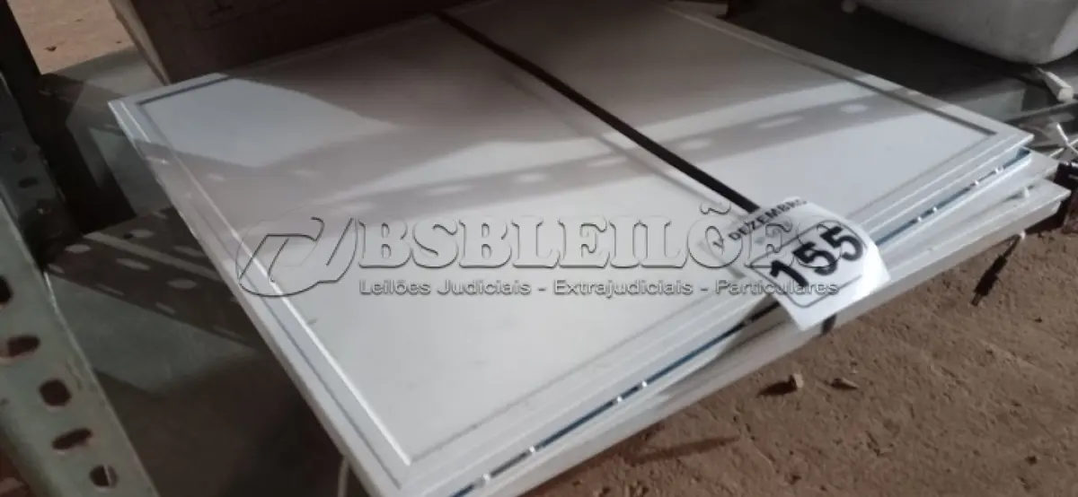 LOTE 155 - 05 PAINÉIS DE LED. (NO ESTADO) ATENÇÃO! FAZER A VISITAÇÃO ANTES DE ARREMATAR, NÃO SABEMOS SE FUNCIONA. LEILÃO NÃO TEM GARANTIA E NEM DEVOLUÇÃO, SUJEITO A POSSÍVEIS AVARIAS VISÍVEIS/OCULTAS E/OU AUSÊNCIA DE COMPONENTES.