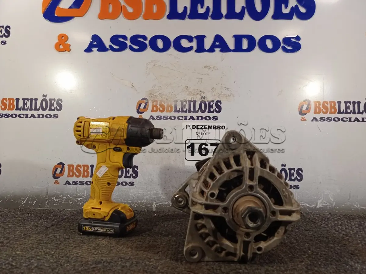 LOTE 167 - 01 ALTERNADOR E 01 PARAFUSADEIRA. (NO ESTADO) ATENÇÃO! FAZER A VISITAÇÃO ANTES DE ARREMATAR, NÃO SABEMOS SE FUNCIONA. LEILÃO NÃO TEM GARANTIA E NEM DEVOLUÇÃO, SUJEITO A POSSÍVEIS AVARIAS VISÍVEIS/OCULTAS E/OU AUSÊNCIA DE COMPONENTES.