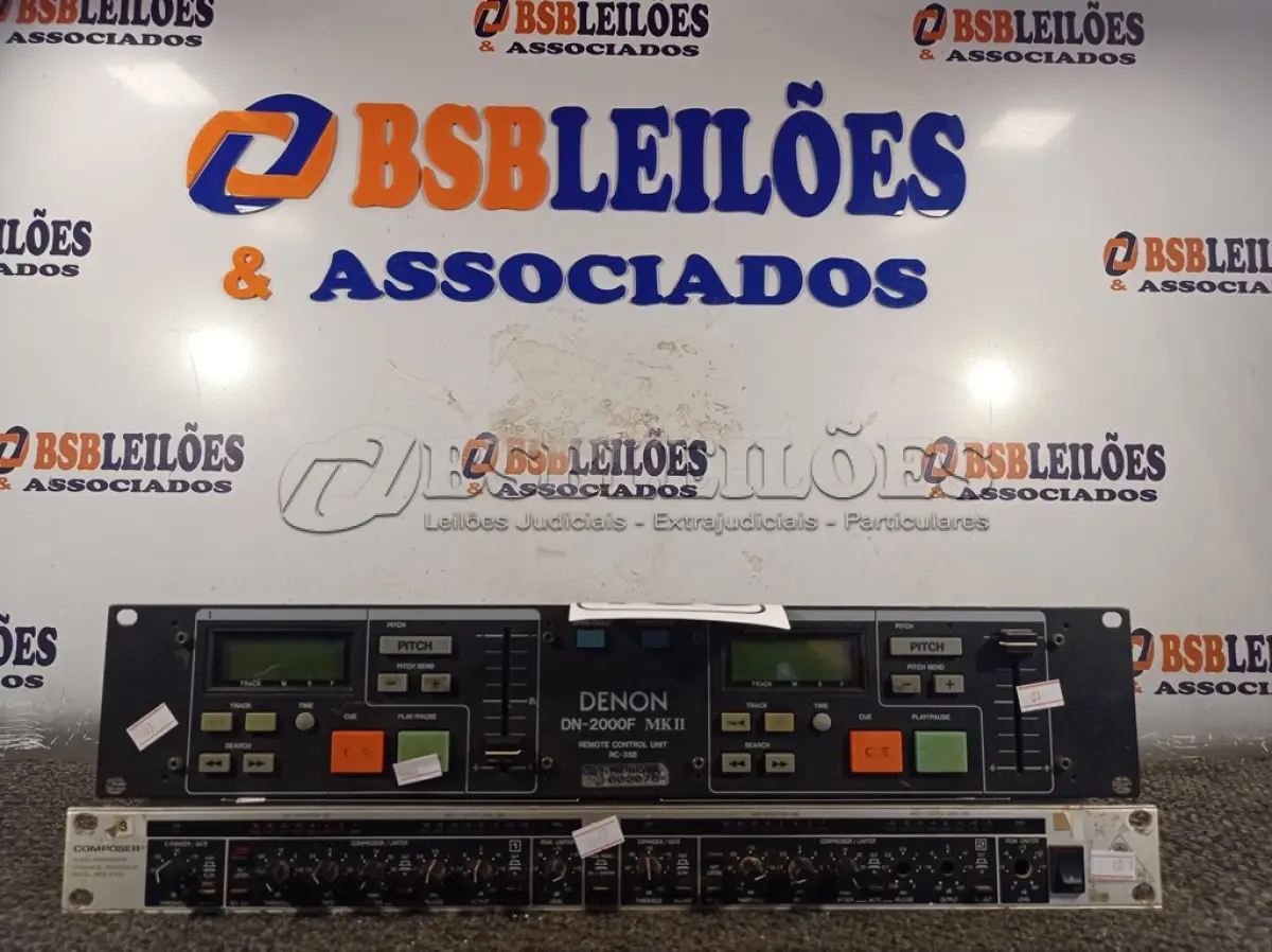 LOTE 138 - 01 MIXER COMPOSER MODELO MDX-2100 E 01 APARELHO DENON DN-2000F. (NO ESTADO) ATENÇÃO! FAZER A VISITAÇÃO ANTES DE ARREMATAR, NÃO SABEMOS SE FUNCIONA. LEILÃO NÃO TEM GARANTIA E NEM DEVOLUÇÃO, SUJEITO A POSSÍVEIS AVARIAS VISÍVEIS/OCULTAS E/OU AUSÊNCIA DE COMPONENTES.