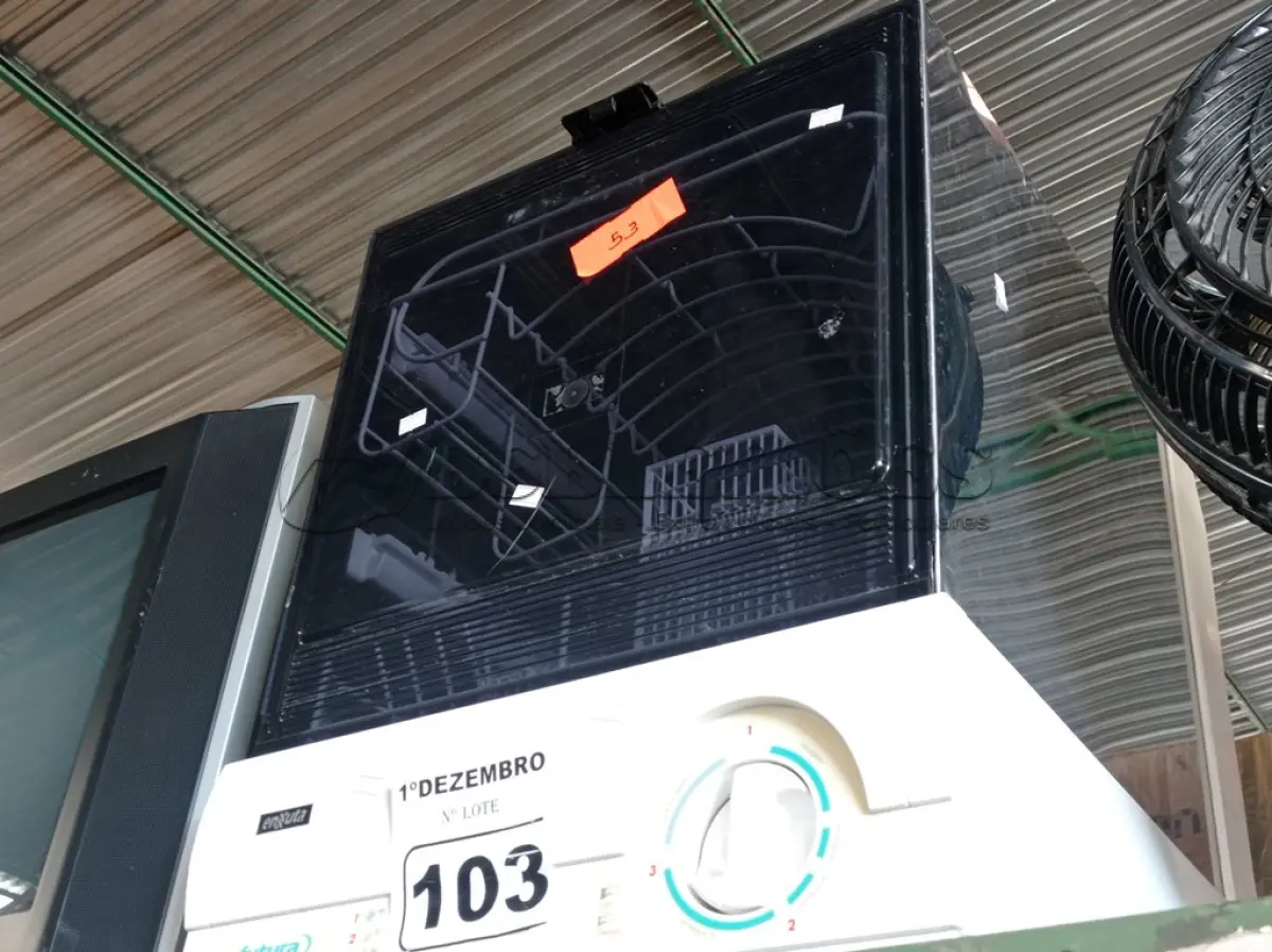 LOTE 103 - 01 LAVA LOUÇAS ENXUTA. (NO ESTADO) ATENÇÃO! FAZER A VISITAÇÃO ANTES DE ARREMATAR, NÃO SABEMOS SE FUNCIONA. LEILÃO NÃO TEM GARANTIA E NEM DEVOLUÇÃO, SUJEITO A POSSÍVEIS AVARIAS VISÍVEIS/OCULTAS E/OU AUSÊNCIA DE COMPONENTES.