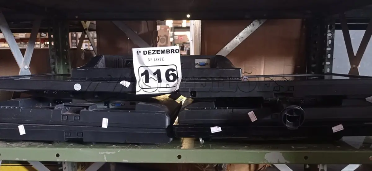 LOTE 116 - 07 MONITORES MARCAS E MODELOS DIVERSOS PARA RETIRADA DE PEÇAS. (NO ESTADO) ATENÇÃO! FAZER A VISITAÇÃO ANTES DE ARREMATAR, NÃO SABEMOS SE FUNCIONA. LEILÃO NÃO TEM GARANTIA E NEM DEVOLUÇÃO, SUJEITO A POSSÍVEIS AVARIAS VISÍVEIS/OCULTAS E/OU AUSÊNCIA DE COMPONENTES.