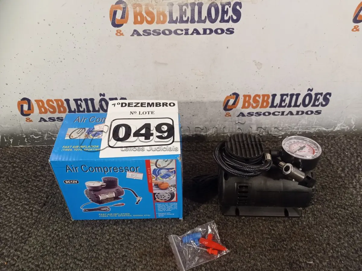 LOTE 049 - 01 COMPRESSOR DE AR PORTÁTIL 12V. (NO ESTADO) ATENÇÃO! FAZER A VISITAÇÃO ANTES DE ARREMATAR, NÃO SABEMOS SE FUNCIONA. LEILÃO NÃO TEM GARANTIA E NEM DEVOLUÇÃO, SUJEITO A POSSÍVEIS AVARIAS VISÍVEIS/OCULTAS E/OU AUSÊNCIA DE COMPONENTES.