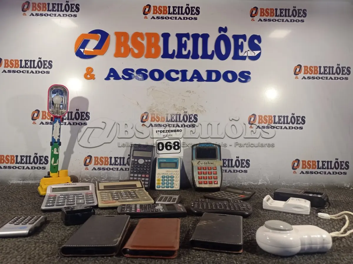 LOTE 068 - 01 LOTE COM VÁRIAS CALCULADORES MARCAS E MODELOS DIVERSOS. (NO ESTADO) ATENÇÃO! FAZER A VISITAÇÃO ANTES DE ARREMATAR, NÃO SABEMOS SE FUNCIONA. LEILÃO NÃO TEM GARANTIA E NEM DEVOLUÇÃO, SUJEITO A POSSÍVEIS AVARIAS VISÍVEIS/OCULTAS E/OU AUSÊNCIA DE COMPONENTES.