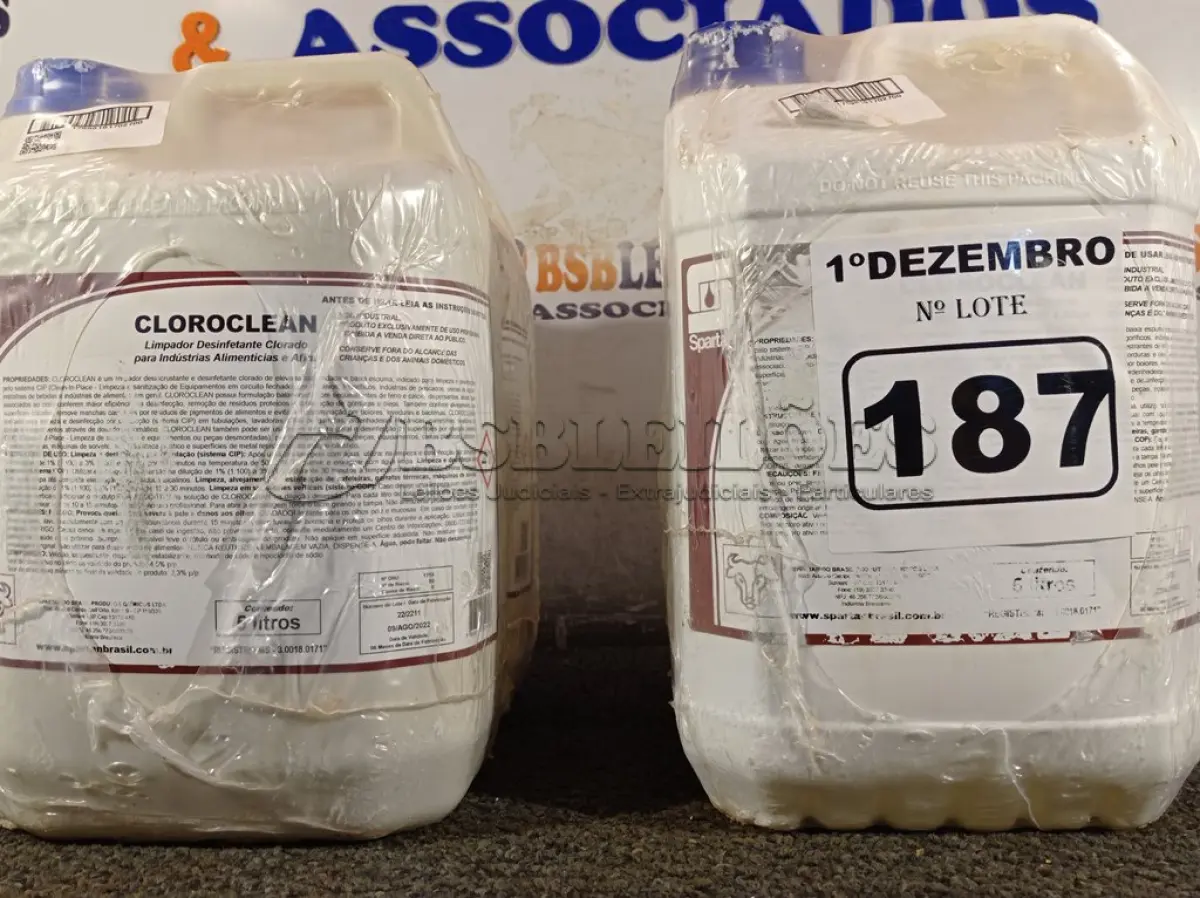 LOTE 187 - 20 LITROS DE CLOROCLEAN, LIMPADOR DESINFETANTE CLORADO PARA INDÚSTRIAS ALIMENTÍCIAS E AFINS. (NO ESTADO) ATENÇÃO! FAZER A VISITAÇÃO ANTES DE ARREMATAR, NÃO SABEMOS SE FUNCIONA. LEILÃO NÃO TEM GARANTIA E NEM DEVOLUÇÃO, SUJEITO A POSSÍVEIS AVARIAS VISÍVEIS/OCULTAS E/OU AUSÊNCIA DE COMPONENTES.