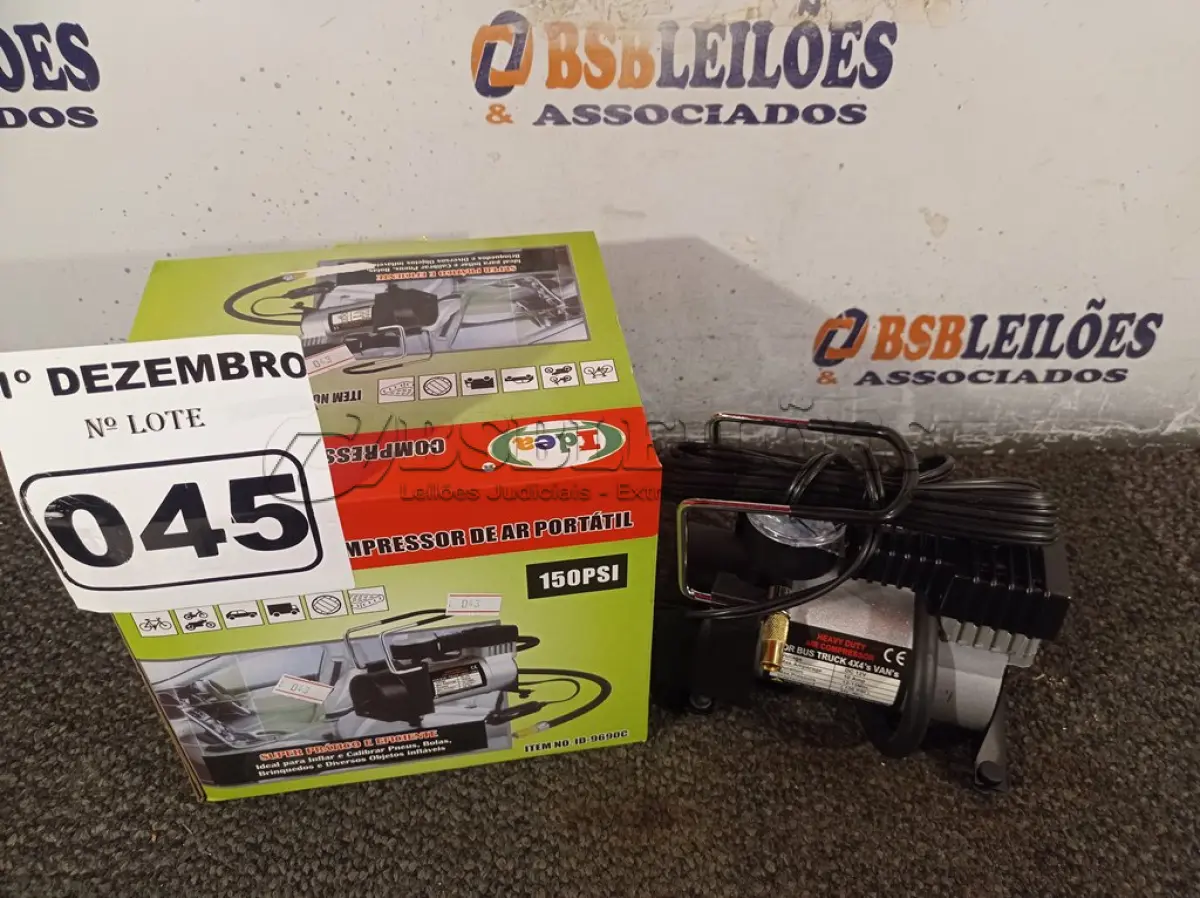 LOTE 045 - 01 COMPRESSOR DE AR PORTÁTIL 12V 150PSI. (NO ESTADO) ATENÇÃO! FAZER A VISITAÇÃO ANTES DE ARREMATAR, NÃO SABEMOS SE FUNCIONA. LEILÃO NÃO TEM GARANTIA E NEM DEVOLUÇÃO, SUJEITO A POSSÍVEIS AVARIAS VISÍVEIS/OCULTAS E/OU AUSÊNCIA DE COMPONENTES.
