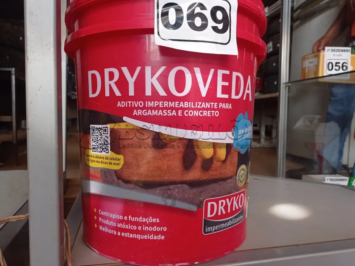 LOTE 069 - 01 BALDE DE DRYKOVEDA, ADITIVO IMPERMEABILIZANTE PARA ARGAMASSA E CONCRETO 18L. (NO ESTADO) ATENÇÃO! FAZER A VISITAÇÃO ANTES DE ARREMATAR, NÃO SABEMOS SE FUNCIONA. LEILÃO NÃO TEM GARANTIA E NEM DEVOLUÇÃO, SUJEITO A POSSÍVEIS AVARIAS VISÍVEIS/OCULTAS E/OU AUSÊNCIA DE COMPONENTES.
