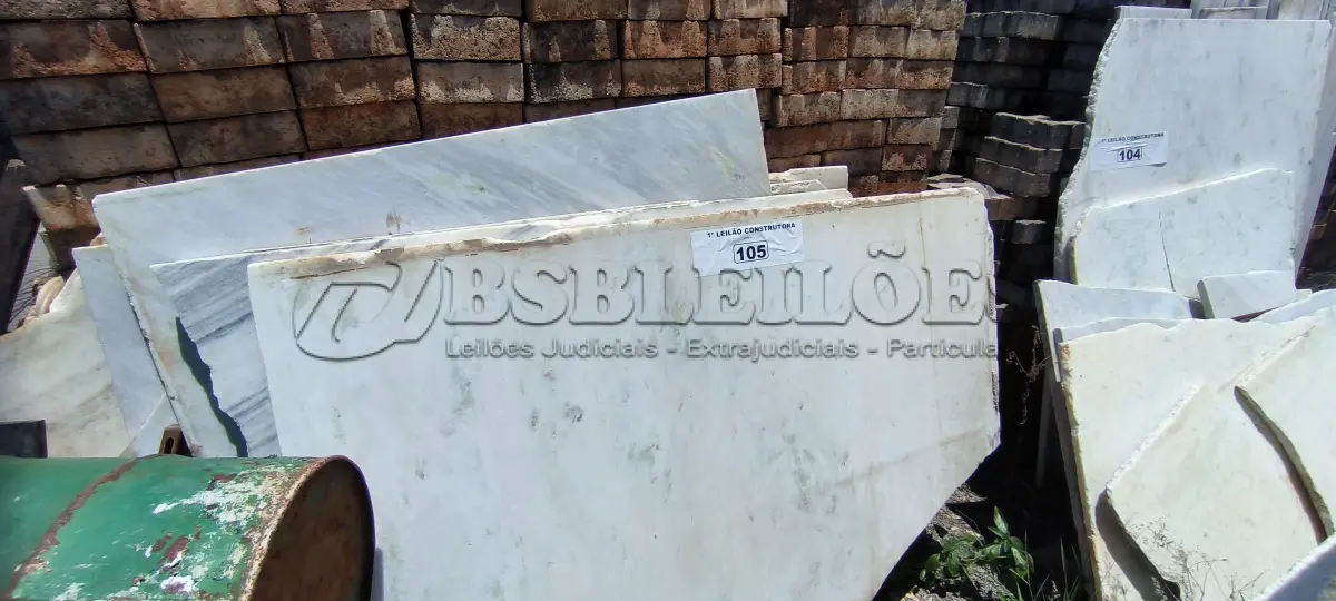 LOTE 105 - 01 LOTE COM PEDRAS TAMANHOS DIVERSOS (NO ESTADO, NÃO SABEMOS SE FUNCIONA. LEILÃO NÃO TEM GARANTIA E NEM DEVOLUÇÃO).