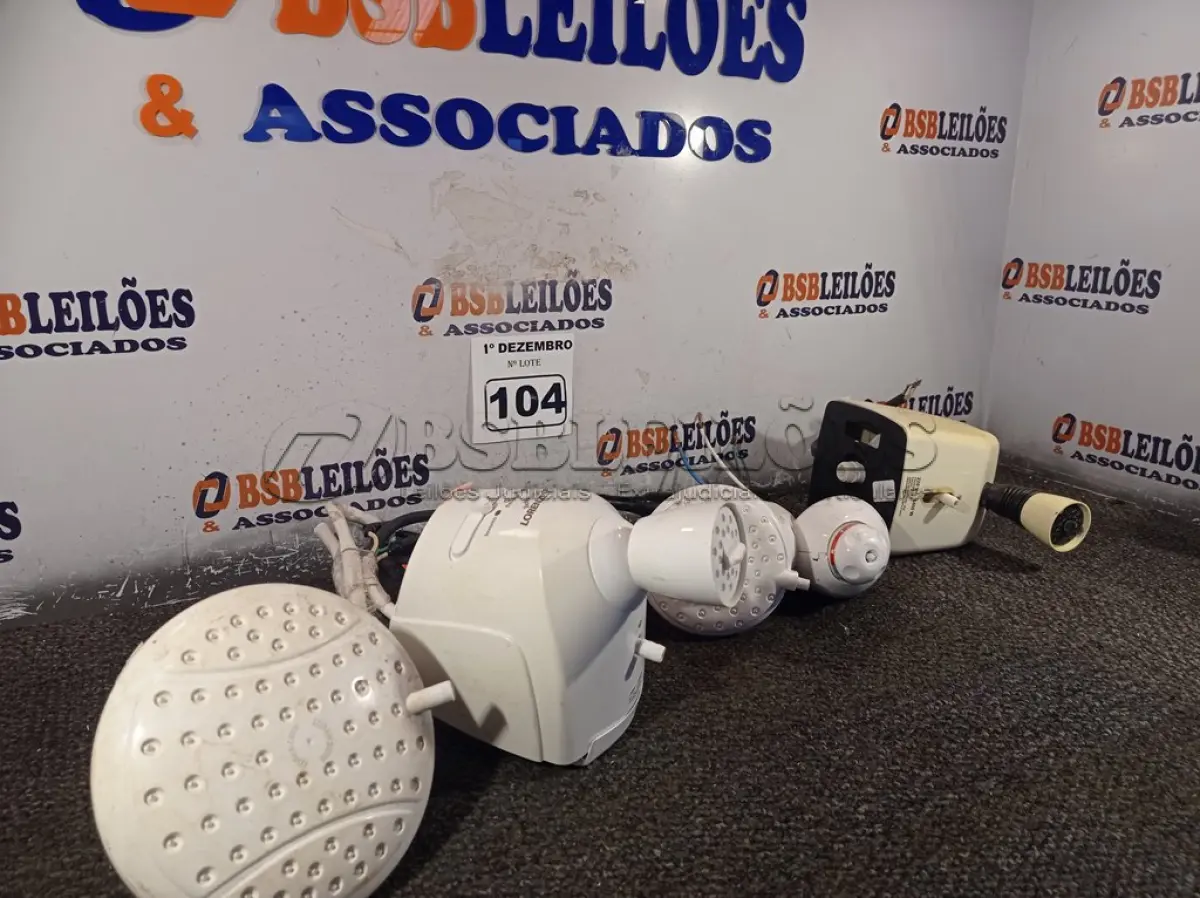 LOTE 104 - 04 CHUVEIROS ELÉTRICOS MARCAS E MODELOS DIVERSOS. (NO ESTADO) ATENÇÃO! FAZER A VISITAÇÃO ANTES DE ARREMATAR, NÃO SABEMOS SE FUNCIONA. LEILÃO NÃO TEM GARANTIA E NEM DEVOLUÇÃO, SUJEITO A POSSÍVEIS AVARIAS VISÍVEIS/OCULTAS E/OU AUSÊNCIA DE COMPONENTES.