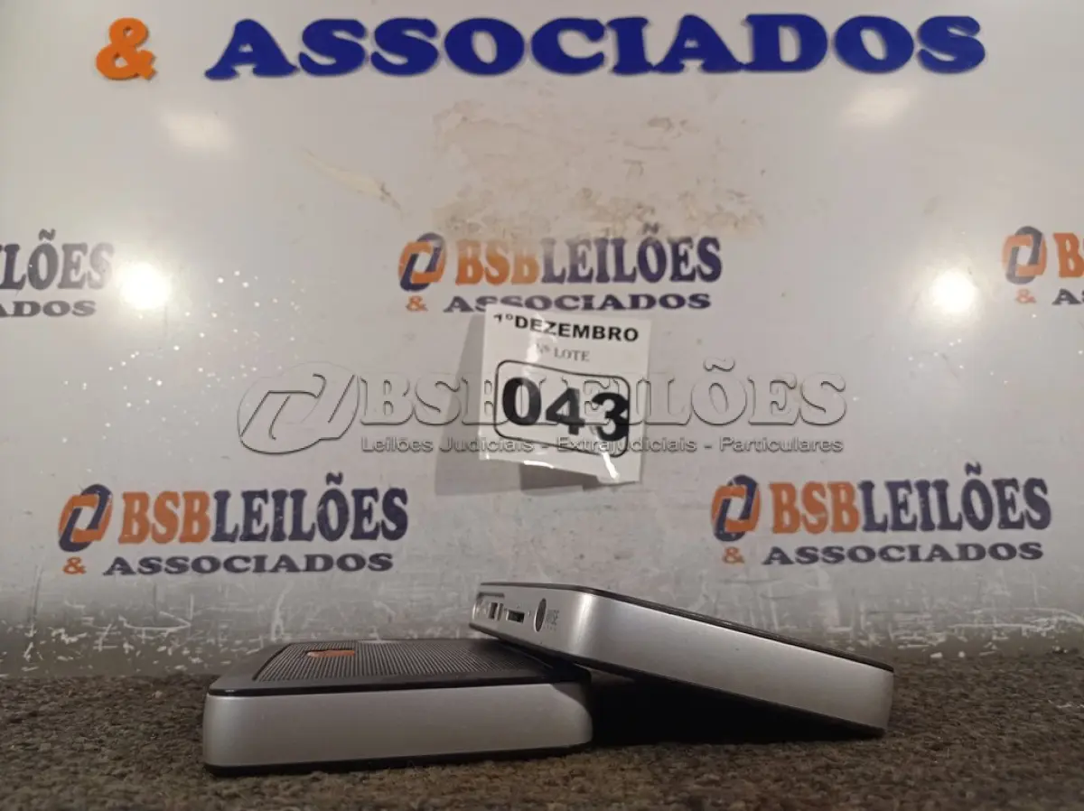 LOTE 043 - 02 TERMINAIS WYSE. (NO ESTADO) ATENÇÃO! FAZER A VISITAÇÃO ANTES DE ARREMATAR, NÃO SABEMOS SE FUNCIONA. LEILÃO NÃO TEM GARANTIA E NEM DEVOLUÇÃO, SUJEITO A POSSÍVEIS AVARIAS VISÍVEIS/OCULTAS E/OU AUSÊNCIA DE COMPONENTES.