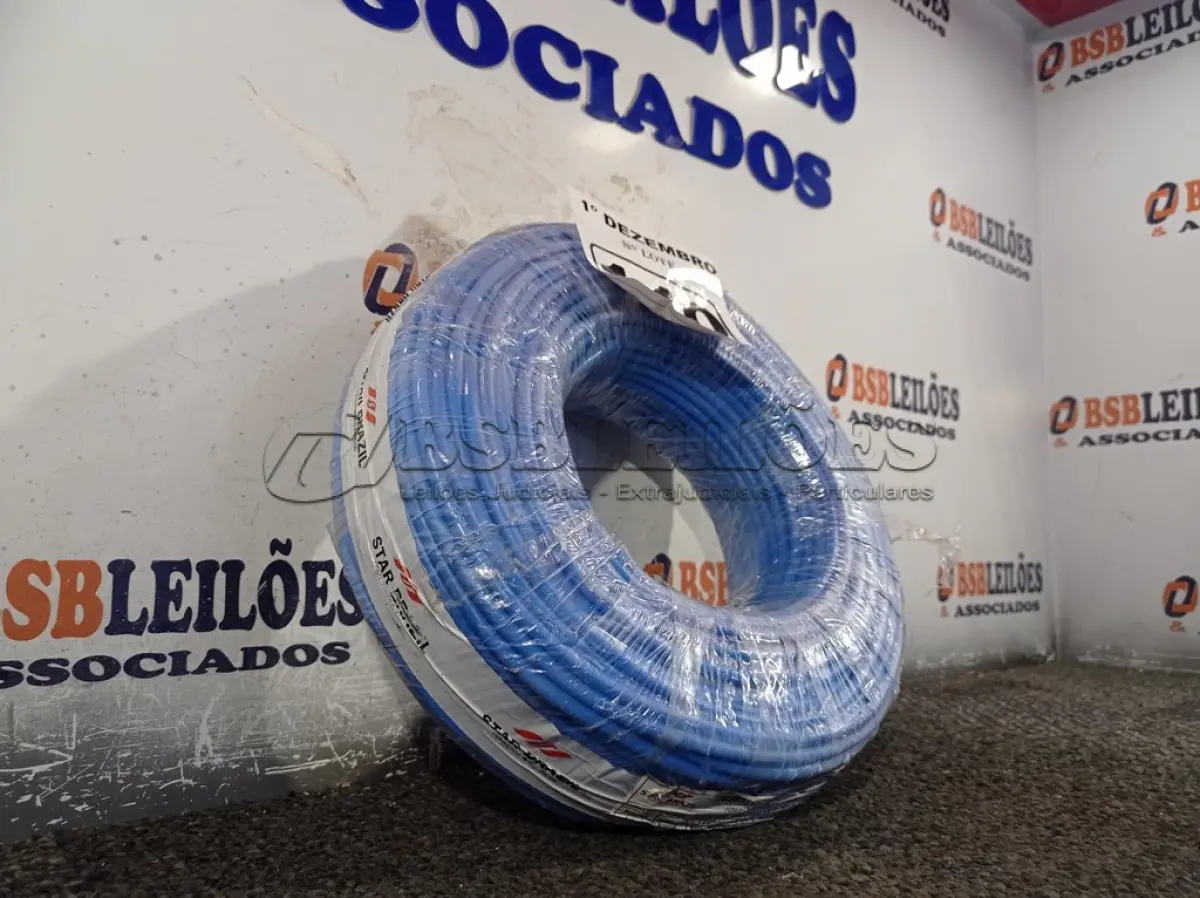 LOTE 140 - 01 ROLO DE CABO FLEXÍVEL 100M 1X10MM NA COR AZUL(NOVO). (NO ESTADO) ATENÇÃO! FAZER A VISITAÇÃO ANTES DE ARREMATAR, NÃO SABEMOS SE FUNCIONA. LEILÃO NÃO TEM GARANTIA E NEM DEVOLUÇÃO, SUJEITO A POSSÍVEIS AVARIAS VISÍVEIS/OCULTAS E/OU AUSÊNCIA DE COMPONENTES.
