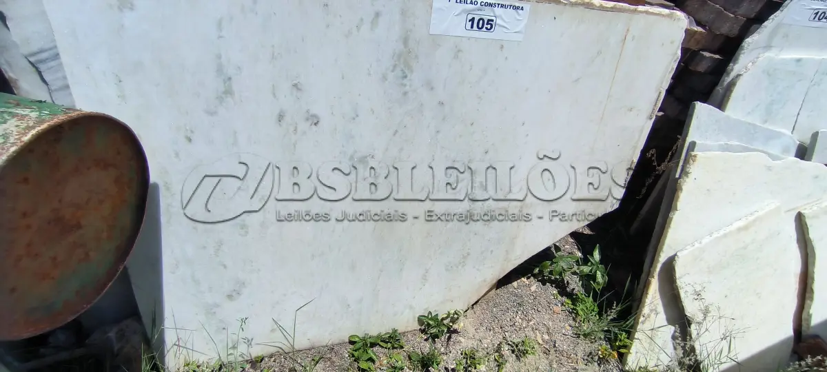 LOTE 105 - 01 LOTE COM PEDRAS TAMANHOS DIVERSOS (NO ESTADO, NÃO SABEMOS SE FUNCIONA. LEILÃO NÃO TEM GARANTIA E NEM DEVOLUÇÃO).