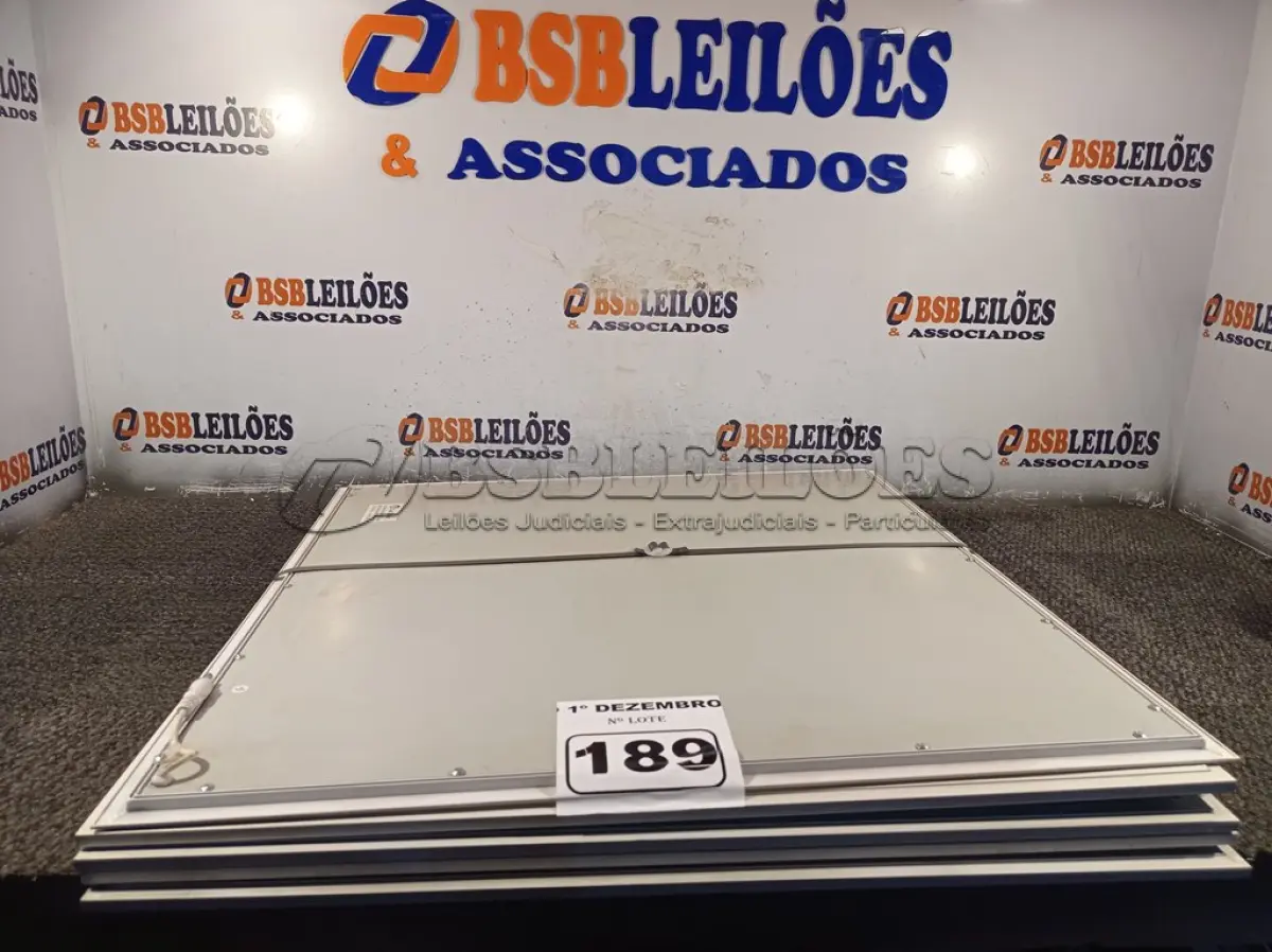 LOTE 189 - 05 PAINÉIS DE LED. (NO ESTADO) ATENÇÃO! FAZER A VISITAÇÃO ANTES DE ARREMATAR, NÃO SABEMOS SE FUNCIONA. LEILÃO NÃO TEM GARANTIA E NEM DEVOLUÇÃO, SUJEITO A POSSÍVEIS AVARIAS VISÍVEIS/OCULTAS E/OU AUSÊNCIA DE COMPONENTES.