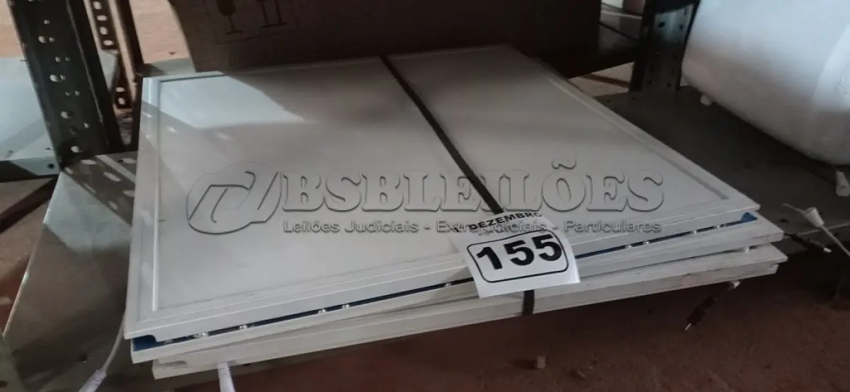 LOTE 155 - 05 PAINÉIS DE LED. (NO ESTADO) ATENÇÃO! FAZER A VISITAÇÃO ANTES DE ARREMATAR, NÃO SABEMOS SE FUNCIONA. LEILÃO NÃO TEM GARANTIA E NEM DEVOLUÇÃO, SUJEITO A POSSÍVEIS AVARIAS VISÍVEIS/OCULTAS E/OU AUSÊNCIA DE COMPONENTES.