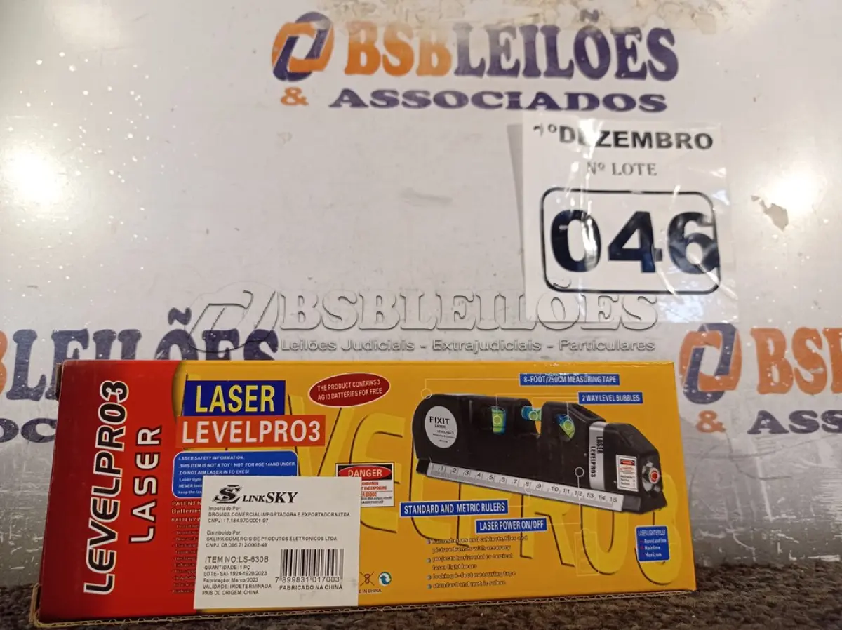 LOTE 046 - 01 TRENA LASER LEVEL PRO03. (NO ESTADO) ATENÇÃO! FAZER A VISITAÇÃO ANTES DE ARREMATAR, NÃO SABEMOS SE FUNCIONA. LEILÃO NÃO TEM GARANTIA E NEM DEVOLUÇÃO, SUJEITO A POSSÍVEIS AVARIAS VISÍVEIS/OCULTAS E/OU AUSÊNCIA DE COMPONENTES.