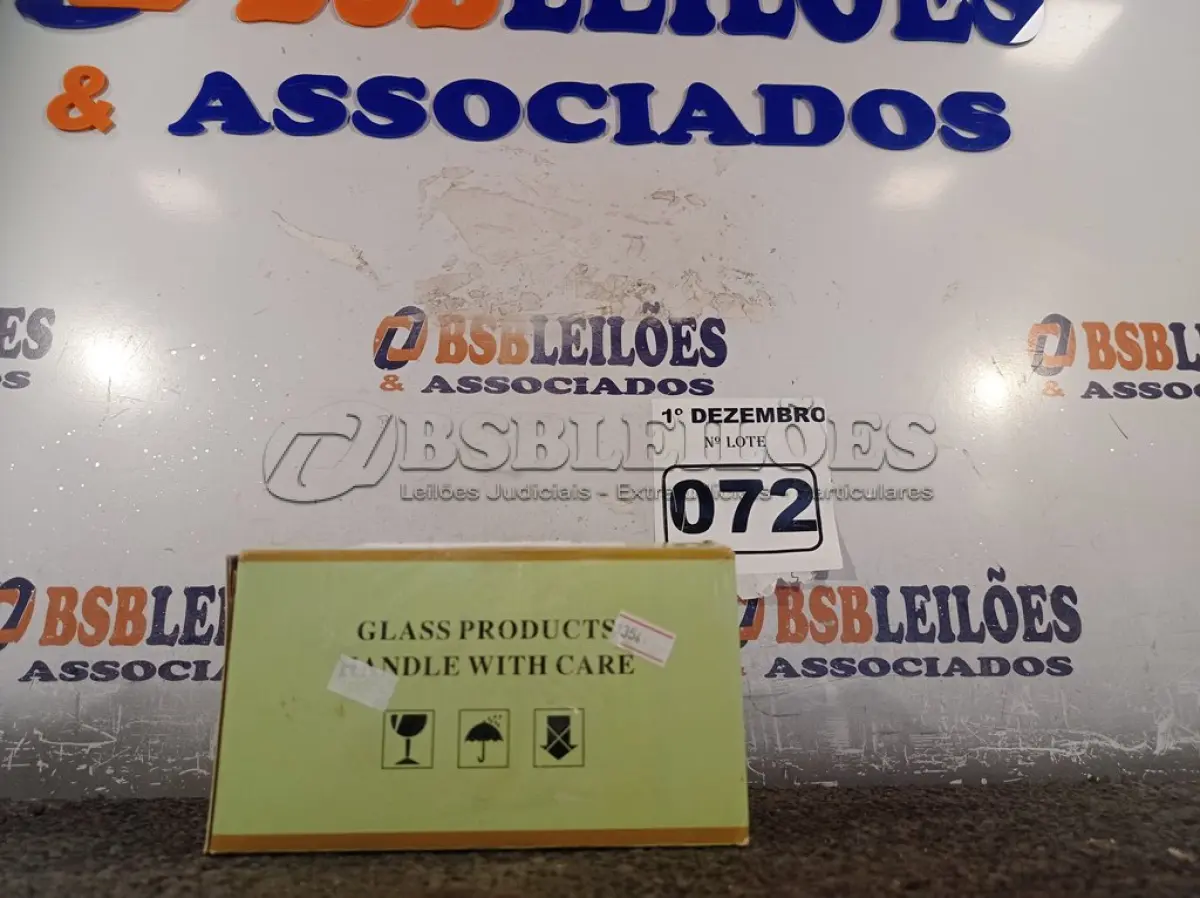 LOTE 072 - 01 LOTE COM VÁRIAS PEÇAS PARA IPHONE5. (NO ESTADO) ATENÇÃO! FAZER A VISITAÇÃO ANTES DE ARREMATAR, NÃO SABEMOS SE FUNCIONA. LEILÃO NÃO TEM GARANTIA E NEM DEVOLUÇÃO, SUJEITO A POSSÍVEIS AVARIAS VISÍVEIS/OCULTAS E/OU AUSÊNCIA DE COMPONENTES.