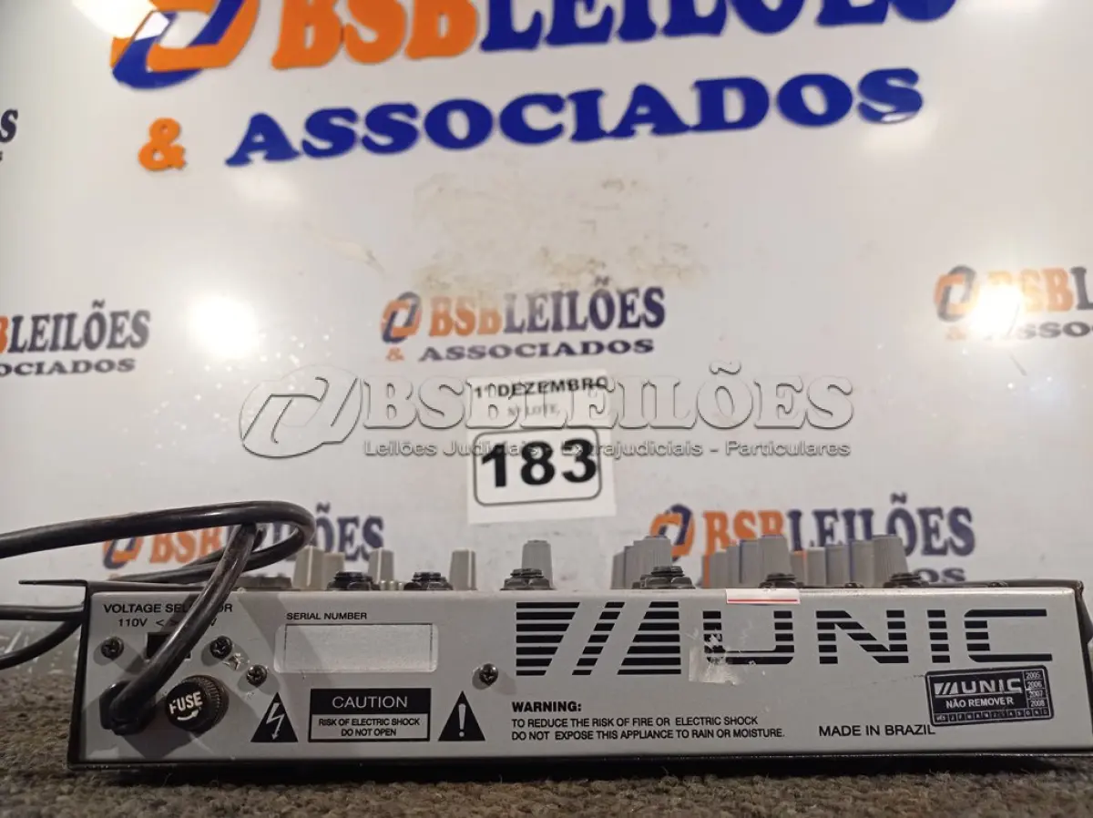 LOTE 183 - 01 MESA DE SOM UNIC MAC-06 STD. (NO ESTADO) ATENÇÃO! FAZER A VISITAÇÃO ANTES DE ARREMATAR, NÃO SABEMOS SE FUNCIONA. LEILÃO NÃO TEM GARANTIA E NEM DEVOLUÇÃO, SUJEITO A POSSÍVEIS AVARIAS VISÍVEIS/OCULTAS E/OU AUSÊNCIA DE COMPONENTES.