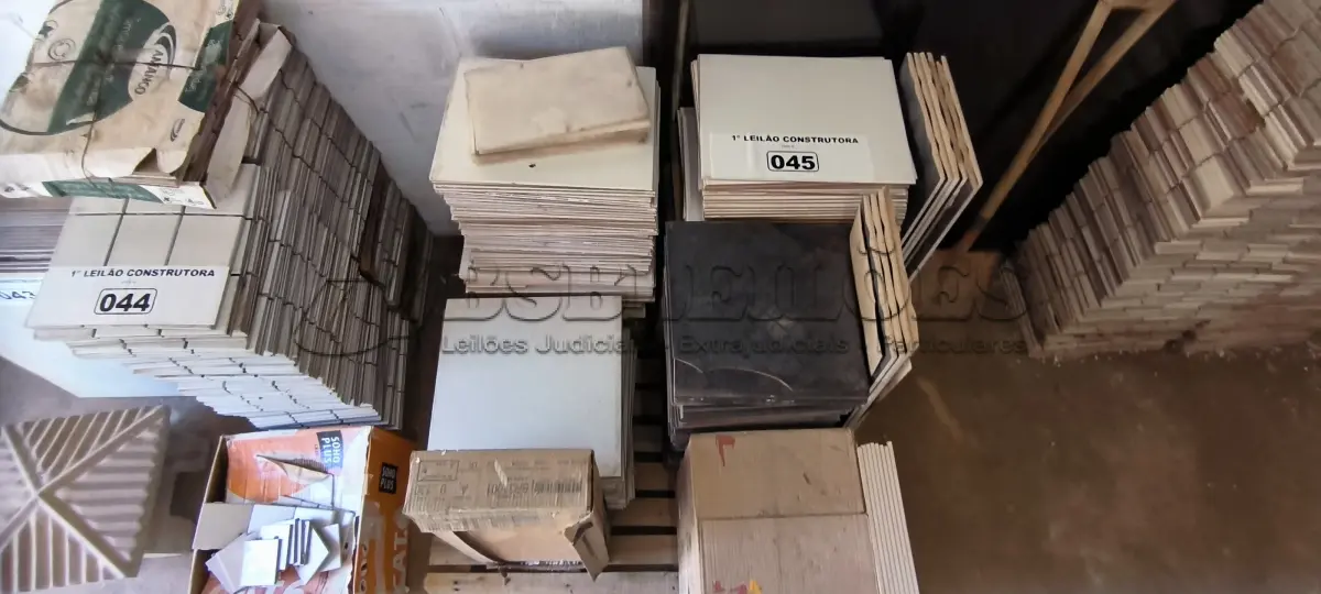 LOTE 045 - 01 LOTE COM PISOS DIVERSOS (NO ESTADO, NÃO SABEMOS SE FUNCIONA. LEILÃO NÃO TEM GARANTIA E NEM DEVOLUÇÃO).