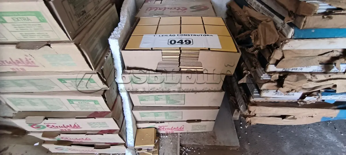 LOTE 049 - 01 LOTE COM PASTILHA 10CM X 10CM NA COR AMARELO (NO ESTADO, NÃO SABEMOS SE FUNCIONA. LEILÃO NÃO TEM GARANTIA E NEM DEVOLUÇÃO).