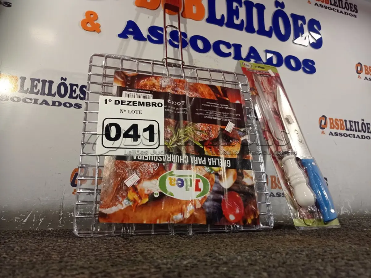 LOTE 041 - 01 KIT CHURRASCO. (NO ESTADO) ATENÇÃO! FAZER A VISITAÇÃO ANTES DE ARREMATAR, NÃO SABEMOS SE FUNCIONA. LEILÃO NÃO TEM GARANTIA E NEM DEVOLUÇÃO, SUJEITO A POSSÍVEIS AVARIAS VISÍVEIS/OCULTAS E/OU AUSÊNCIA DE COMPONENTES.