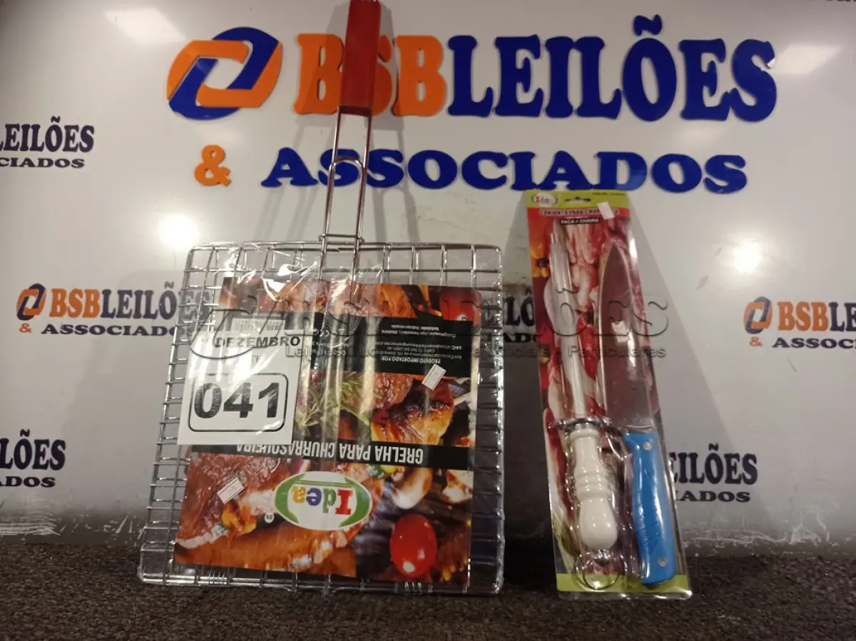 LOTE 041 - 01 KIT CHURRASCO. (NO ESTADO) ATENÇÃO! FAZER A VISITAÇÃO ANTES DE ARREMATAR, NÃO SABEMOS SE FUNCIONA. LEILÃO NÃO TEM GARANTIA E NEM DEVOLUÇÃO, SUJEITO A POSSÍVEIS AVARIAS VISÍVEIS/OCULTAS E/OU AUSÊNCIA DE COMPONENTES.