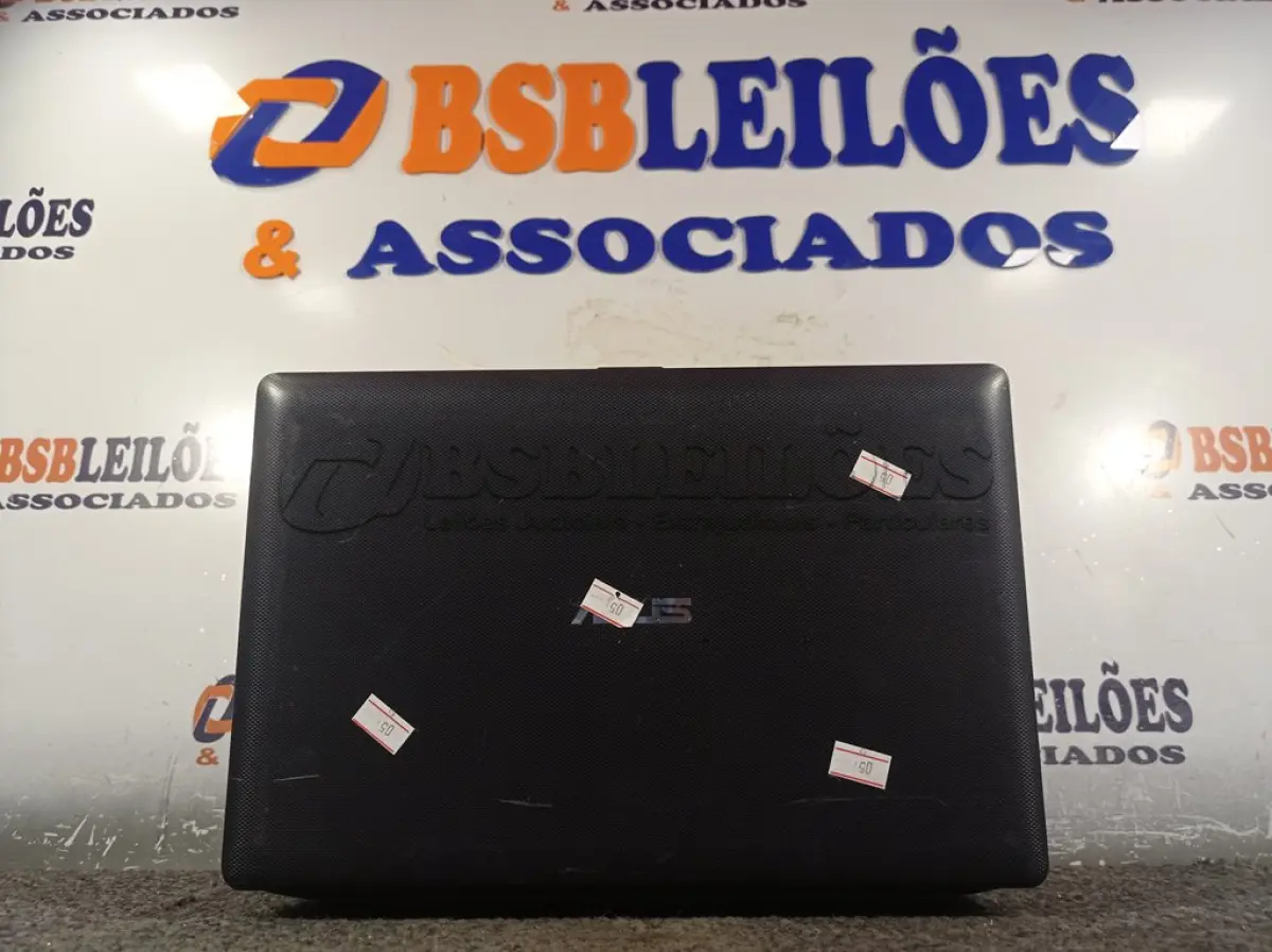 LOTE 035 - 01 NOTEBOOK MARCA ASUS. (NO ESTADO) ATENÇÃO! FAZER A VISITAÇÃO ANTES DE ARREMATAR, NÃO SABEMOS SE FUNCIONA. LEILÃO NÃO TEM GARANTIA E NEM DEVOLUÇÃO, SUJEITO A POSSÍVEIS AVARIAS VISÍVEIS/OCULTAS E/OU AUSÊNCIA DE COMPONENTES.