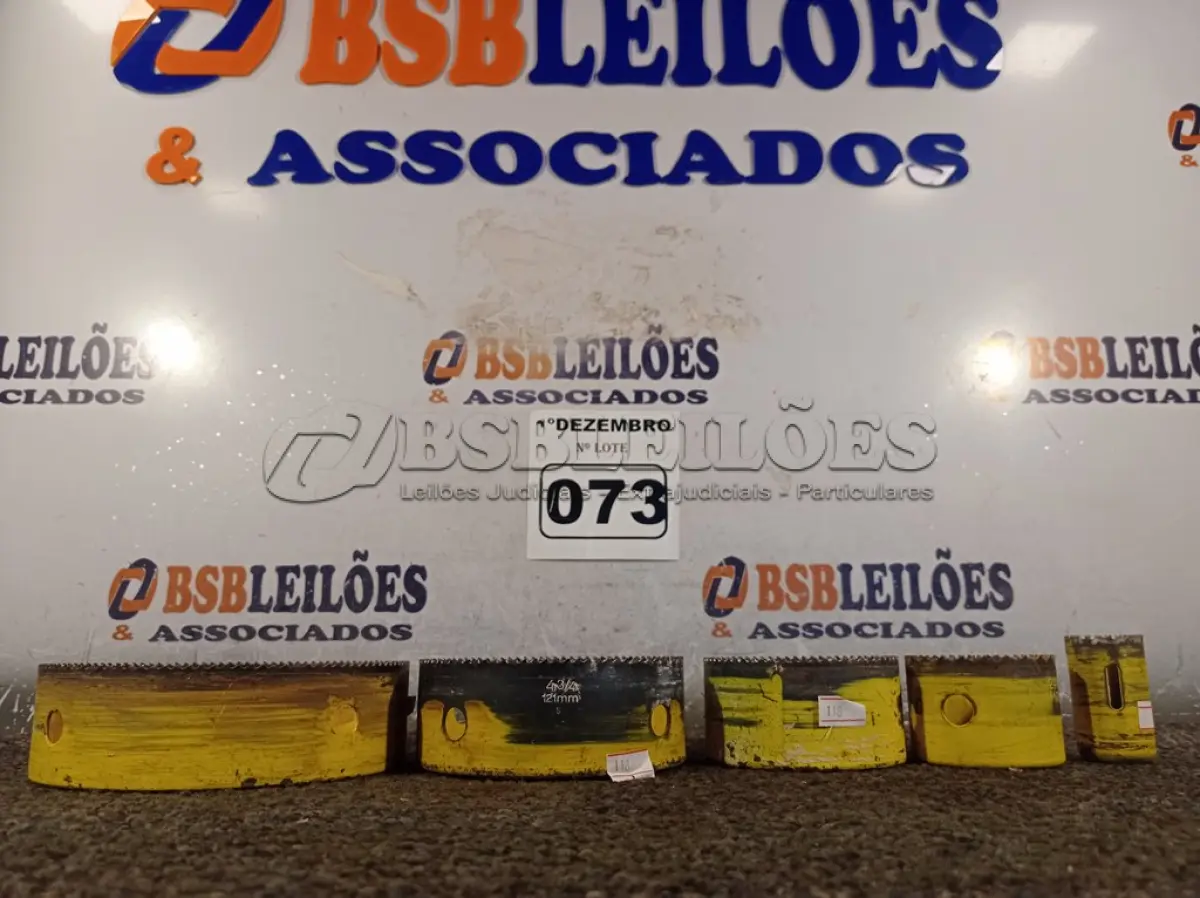 LOTE 073 - 01 JOGO DE SERRA COPO. (NO ESTADO) ATENÇÃO! FAZER A VISITAÇÃO ANTES DE ARREMATAR, NÃO SABEMOS SE FUNCIONA. LEILÃO NÃO TEM GARANTIA E NEM DEVOLUÇÃO, SUJEITO A POSSÍVEIS AVARIAS VISÍVEIS/OCULTAS E/OU AUSÊNCIA DE COMPONENTES.