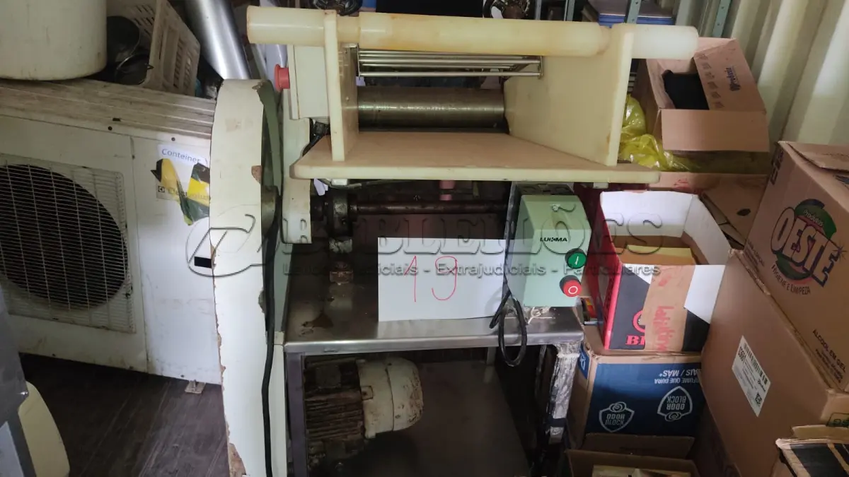 LOTE 019 - 01 MASSEIRA INDUSTRIAL. (NO ESTADO, NÃO SABEMOS SE FUNCIONA. LEILÃO NÃO TEM GARANTIA E NEM DEVOLUÇÃO). 