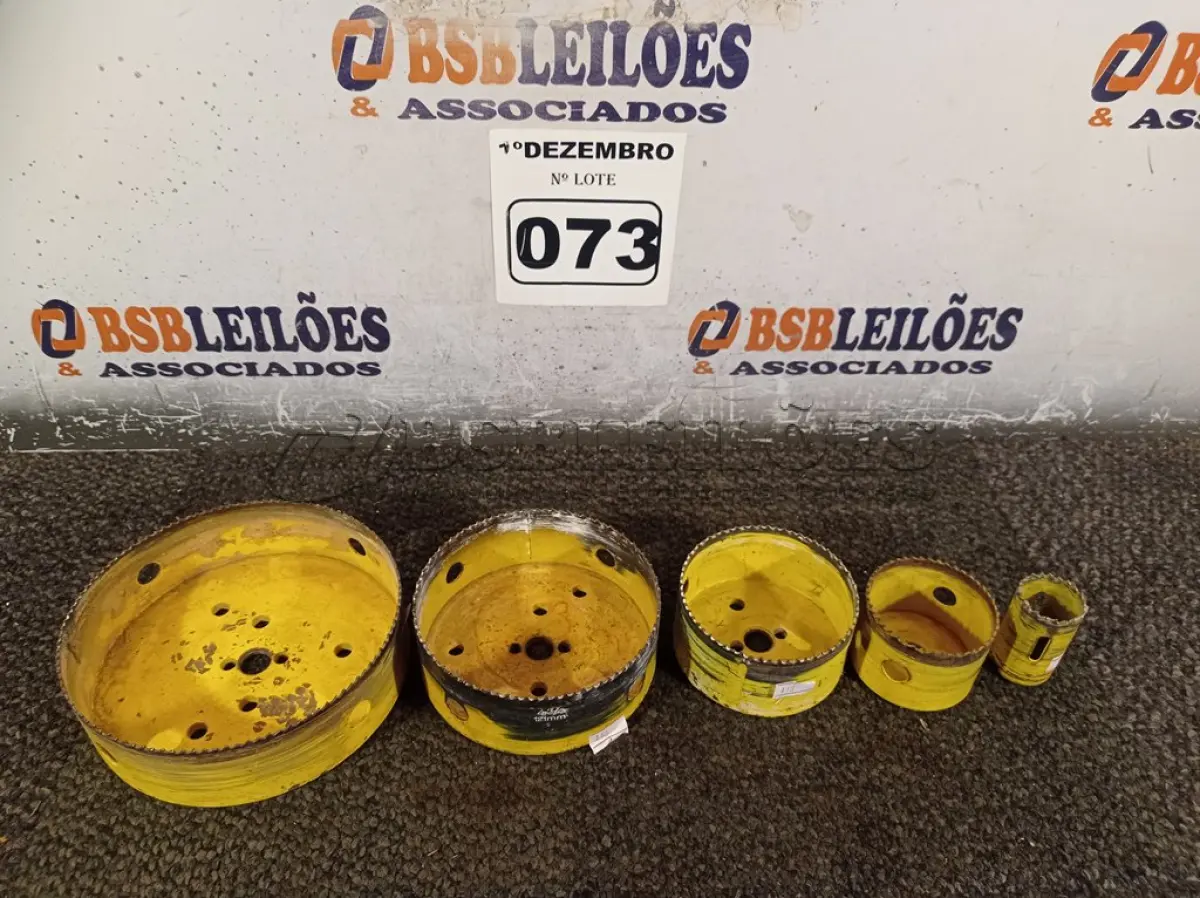 LOTE 073 - 01 JOGO DE SERRA COPO. (NO ESTADO) ATENÇÃO! FAZER A VISITAÇÃO ANTES DE ARREMATAR, NÃO SABEMOS SE FUNCIONA. LEILÃO NÃO TEM GARANTIA E NEM DEVOLUÇÃO, SUJEITO A POSSÍVEIS AVARIAS VISÍVEIS/OCULTAS E/OU AUSÊNCIA DE COMPONENTES.