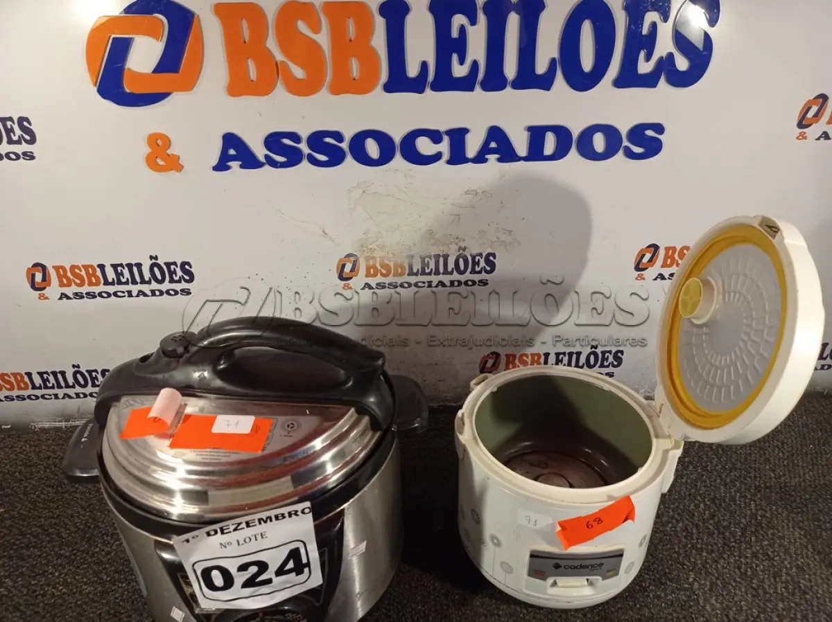 LOTE 024 - 02 PANELAS ELÉTRICAS SENDO 01 DE PRESSÃO E 01 DE FAZER ARROZ. (NO ESTADO) ATENÇÃO! FAZER A VISITAÇÃO ANTES DE ARREMATAR, NÃO SABEMOS SE FUNCIONA. LEILÃO NÃO TEM GARANTIA E NEM DEVOLUÇÃO, SUJEITO A POSSÍVEIS AVARIAS VISÍVEIS/OCULTAS E/OU AUSÊNCIA DE COMPONENTES.