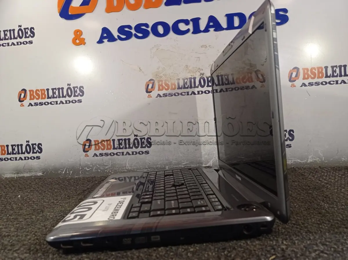 LOTE 005 - 01 NOTEBOOK MARCA TOSHIBA. (NO ESTADO) ATENÇÃO! FAZER A VISITAÇÃO ANTES DE ARREMATAR, NÃO SABEMOS SE FUNCIONA. LEILÃO NÃO TEM GARANTIA E NEM DEVOLUÇÃO, SUJEITO A POSSÍVEIS AVARIAS VISÍVEIS/OCULTAS E/OU AUSÊNCIA DE COMPONENTES.