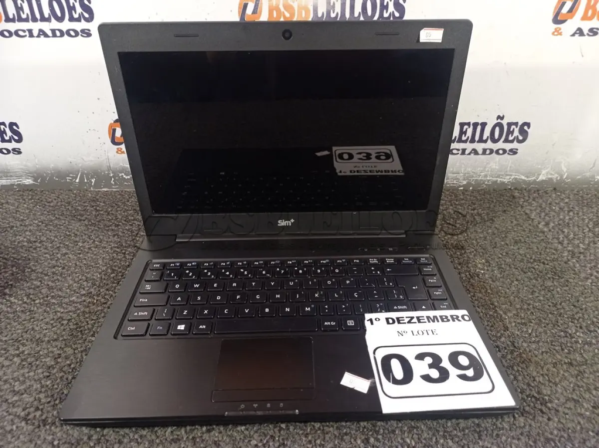 LOTE 039 - 01 NOTEBOOK MARCA SIM+. (NO ESTADO) ATENÇÃO! FAZER A VISITAÇÃO ANTES DE ARREMATAR, NÃO SABEMOS SE FUNCIONA. LEILÃO NÃO TEM GARANTIA E NEM DEVOLUÇÃO, SUJEITO A POSSÍVEIS AVARIAS VISÍVEIS/OCULTAS E/OU AUSÊNCIA DE COMPONENTES.