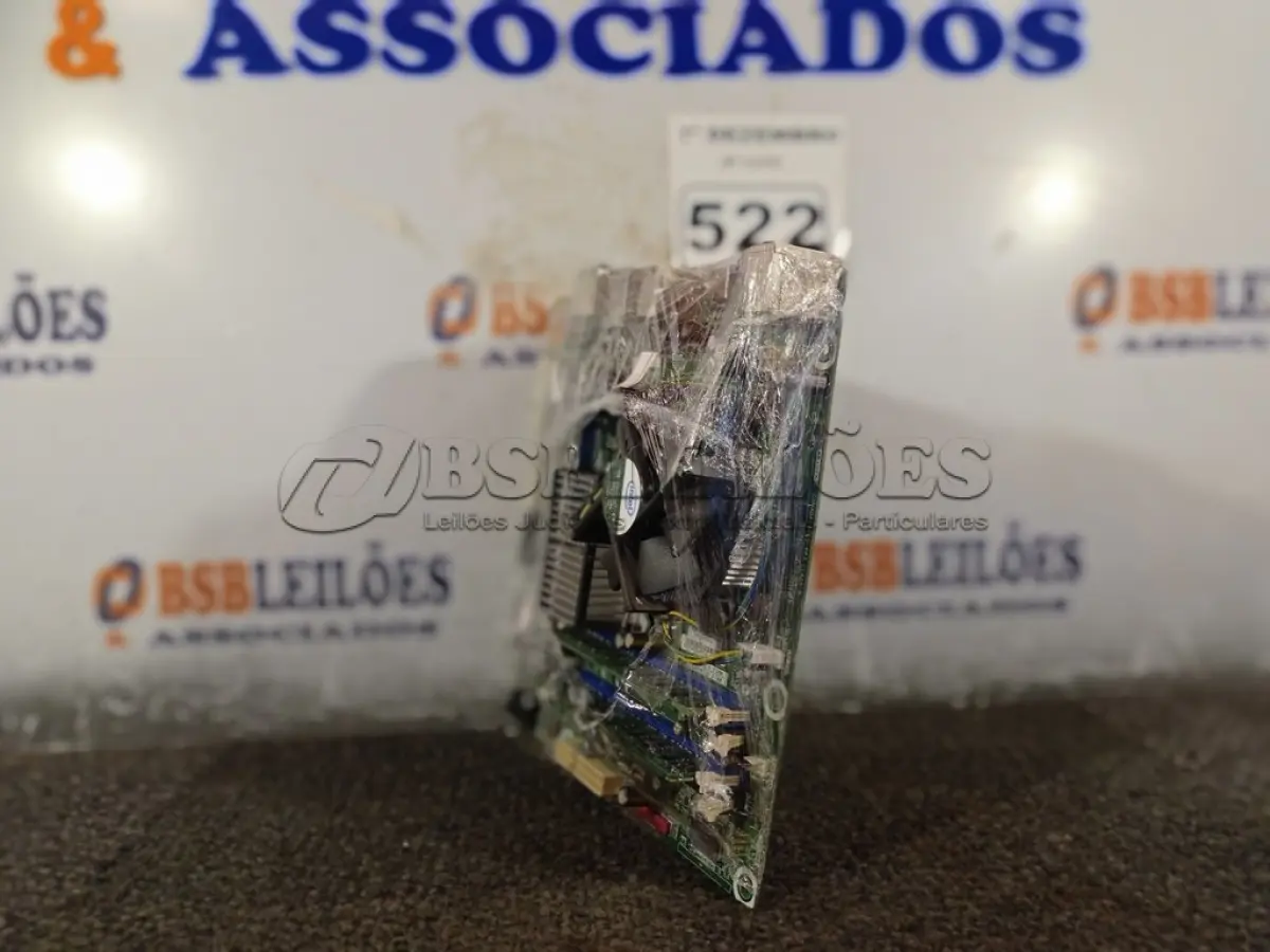 LOTE 522 - 01 PLACA MÃE INTEL DG 43GT, 4GB DE MEMÓRIA E PROCESSADOR CORE2 QUAD. (NO ESTADO) ATENÇÃO! FAZER A VISITAÇÃO ANTES DE ARREMATAR, NÃO SABEMOS SE FUNCIONA. LEILÃO NÃO TEM GARANTIA E NEM DEVOLUÇÃO, SUJEITO A POSSÍVEIS AVARIAS VISÍVEIS/OCULTAS E/OU AUSÊNCIA DE COMPONENTES.