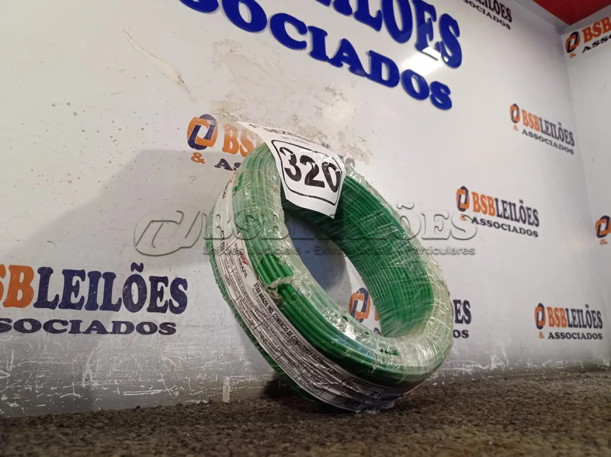 LOTE 320 - 01 ROLO DE CABO FLEXÍVEL 100M 1X2,5MM NA COR VERDE(NOVO). (NO ESTADO) ATENÇÃO! FAZER A VISITAÇÃO ANTES DE ARREMATAR, NÃO SABEMOS SE FUNCIONA. LEILÃO NÃO TEM GARANTIA E NEM DEVOLUÇÃO, SUJEITO A POSSÍVEIS AVARIAS VISÍVEIS/OCULTAS E/OU AUSÊNCIA DE COMPONENTES.