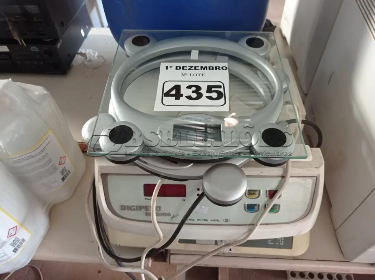 LOTE 435 - 04 BALANÇAS MARCAS E MODELOS DIVERSOS. (NO ESTADO) ATENÇÃO! FAZER A VISITAÇÃO ANTES DE ARREMATAR, NÃO SABEMOS SE FUNCIONA. LEILÃO NÃO TEM GARANTIA E NEM DEVOLUÇÃO, SUJEITO A POSSÍVEIS AVARIAS VISÍVEIS/OCULTAS E/OU AUSÊNCIA DE COMPONENTES.