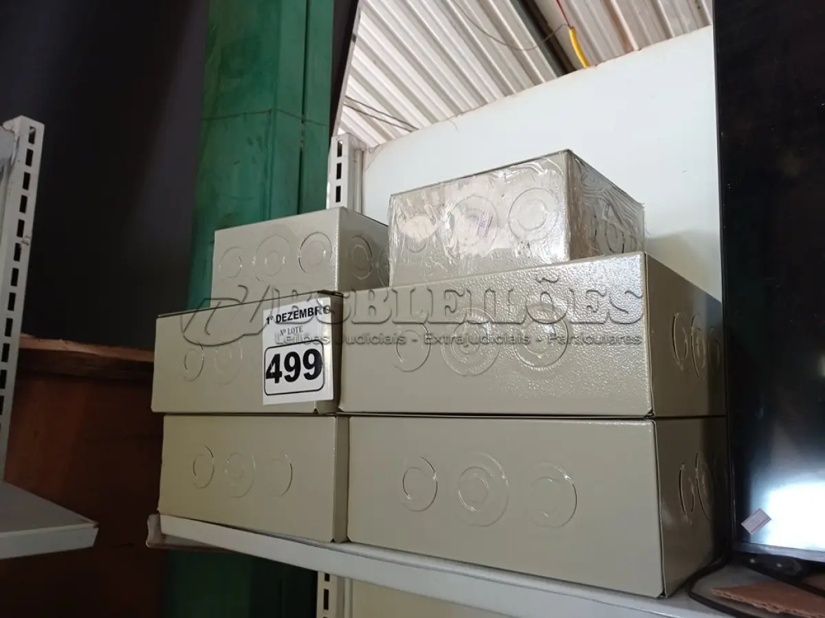 LOTE 499 - 06 CAIXAS DE PASSAGEM. (NO ESTADO) ATENÇÃO! FAZER A VISITAÇÃO ANTES DE ARREMATAR, NÃO SABEMOS SE FUNCIONA. LEILÃO NÃO TEM GARANTIA E NEM DEVOLUÇÃO, SUJEITO A POSSÍVEIS AVARIAS VISÍVEIS/OCULTAS E/OU AUSÊNCIA DE COMPONENTES.