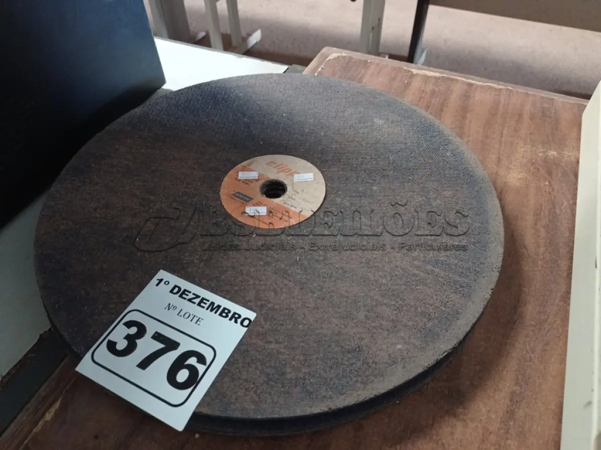 LOTE 376 - 05 DISCOS DE CORTE REFORÇADO. (NO ESTADO) ATENÇÃO! FAZER A VISITAÇÃO ANTES DE ARREMATAR, NÃO SABEMOS SE FUNCIONA. LEILÃO NÃO TEM GARANTIA E NEM DEVOLUÇÃO, SUJEITO A POSSÍVEIS AVARIAS VISÍVEIS/OCULTAS E/OU AUSÊNCIA DE COMPONENTES.