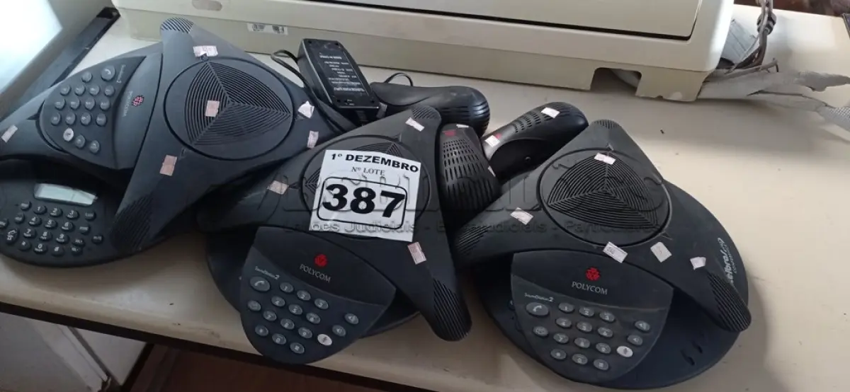 LOTE 387 - 01 LOTE COM VÁRIOS APARELHOS DE AUDIOCONFERÊNCIA. (NO ESTADO) ATENÇÃO! FAZER A VISITAÇÃO ANTES DE ARREMATAR, NÃO SABEMOS SE FUNCIONA. LEILÃO NÃO TEM GARANTIA E NEM DEVOLUÇÃO, SUJEITO A POSSÍVEIS AVARIAS VISÍVEIS/OCULTAS E/OU AUSÊNCIA DE COMPONENTES.