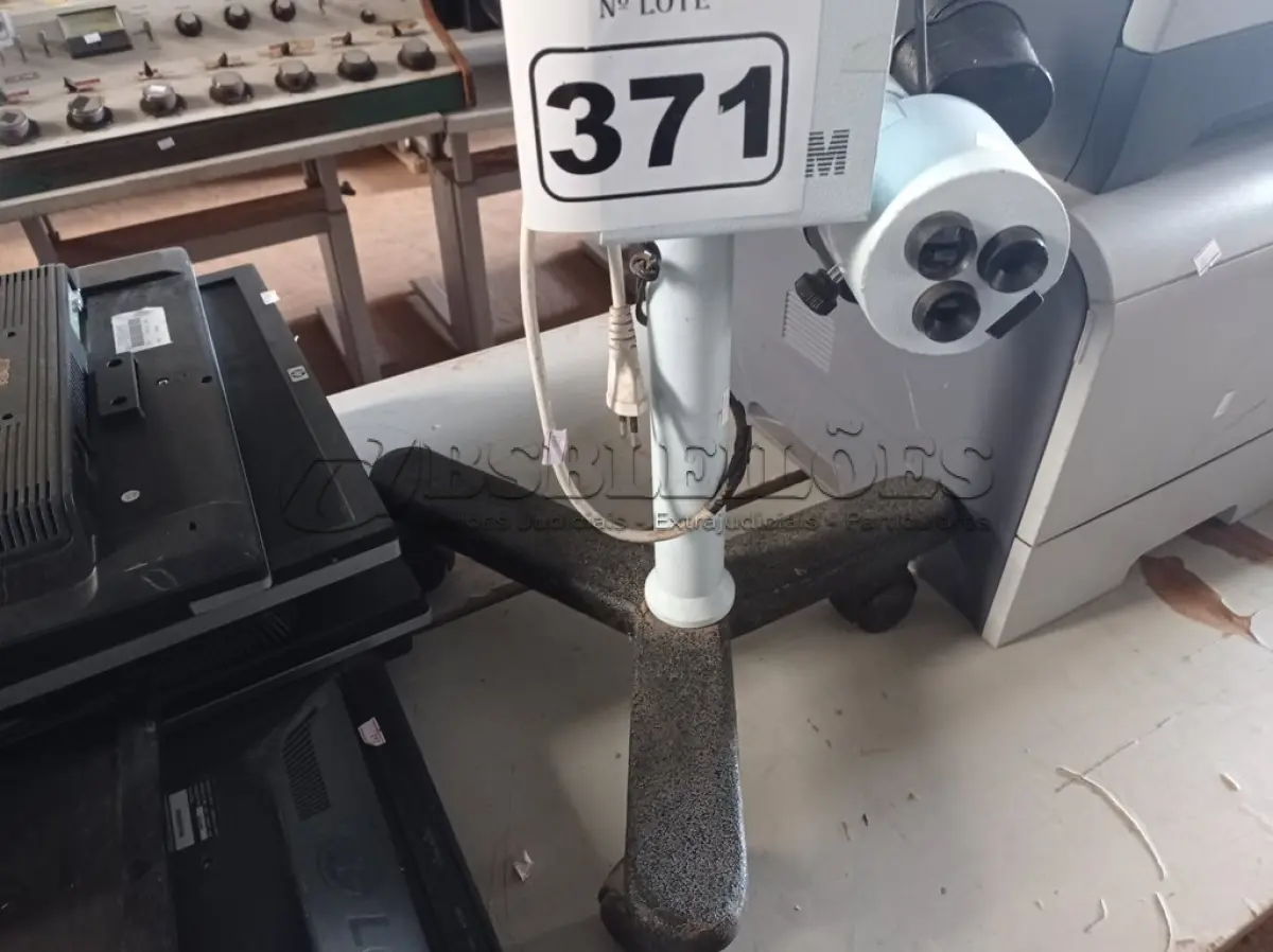 LOTE 371 - 01 COLPOSCÓPIO. (NO ESTADO) ATENÇÃO! FAZER A VISITAÇÃO ANTES DE ARREMATAR, NÃO SABEMOS SE FUNCIONA. LEILÃO NÃO TEM GARANTIA E NEM DEVOLUÇÃO, SUJEITO A POSSÍVEIS AVARIAS VISÍVEIS/OCULTAS E/OU AUSÊNCIA DE COMPONENTES.