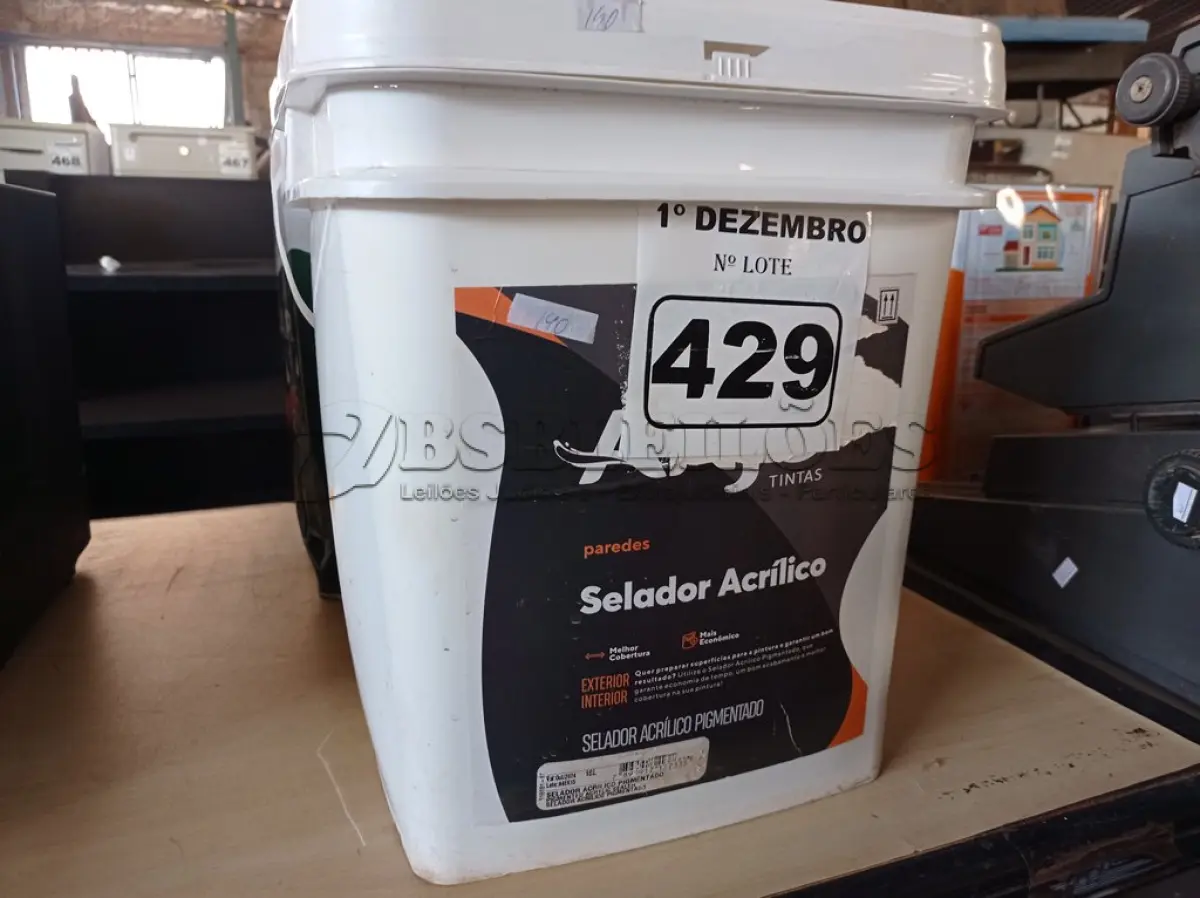 LOTE 429 - 01 BALDE DE SELANTE ACRÍLICO PIGMENTADO 18L. (NO ESTADO) ATENÇÃO! FAZER A VISITAÇÃO ANTES DE ARREMATAR, NÃO SABEMOS SE FUNCIONA. LEILÃO NÃO TEM GARANTIA E NEM DEVOLUÇÃO, SUJEITO A POSSÍVEIS AVARIAS VISÍVEIS/OCULTAS E/OU AUSÊNCIA DE COMPONENTES.