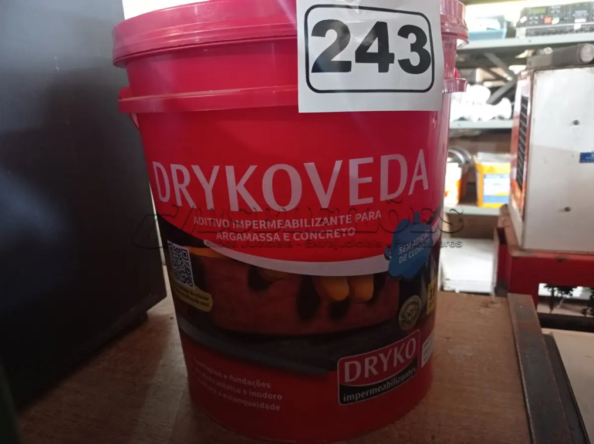 LOTE 243 - 01 BALDE DE DRYKOVEDA, ADITIVO IMPERMEABILIZANTE PARA ARGAMASSA E CONCRETO 18L. (NO ESTADO) ATENÇÃO! FAZER A VISITAÇÃO ANTES DE ARREMATAR, NÃO SABEMOS SE FUNCIONA. LEILÃO NÃO TEM GARANTIA E NEM DEVOLUÇÃO, SUJEITO A POSSÍVEIS AVARIAS VISÍVEIS/OCULTAS E/OU AUSÊNCIA DE COMPONENTES.