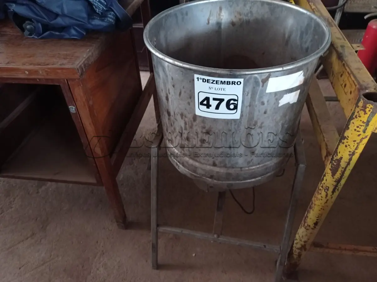 LOTE 476 - 02 DESCASCADORES DE BATATAS. (NO ESTADO) ATENÇÃO! FAZER A VISITAÇÃO ANTES DE ARREMATAR, NÃO SABEMOS SE FUNCIONA. LEILÃO NÃO TEM GARANTIA E NEM DEVOLUÇÃO, SUJEITO A POSSÍVEIS AVARIAS VISÍVEIS/OCULTAS E/OU AUSÊNCIA DE COMPONENTES.