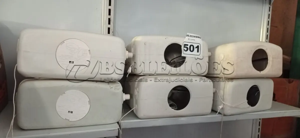 LOTE 501 - 06 CAIXAS DE DESCARGA MARCAS E MODELOS DIVERSOS. (NO ESTADO) ATENÇÃO! FAZER A VISITAÇÃO ANTES DE ARREMATAR, NÃO SABEMOS SE FUNCIONA. LEILÃO NÃO TEM GARANTIA E NEM DEVOLUÇÃO, SUJEITO A POSSÍVEIS AVARIAS VISÍVEIS/OCULTAS E/OU AUSÊNCIA DE COMPONENTES.