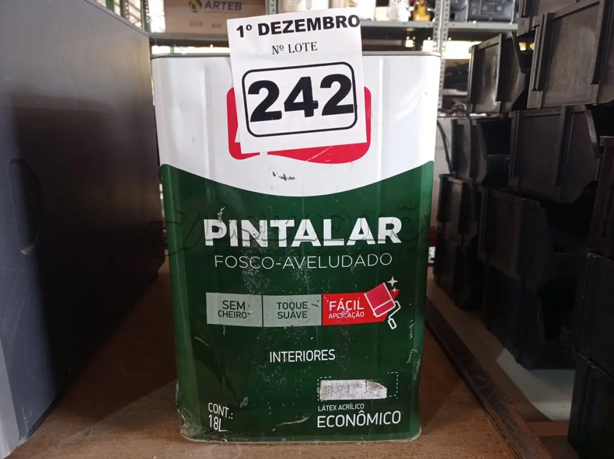LOTE 242 - 01 LATA DE TINTA IQUINE PINTALAR FOSCO AVELUDADO 18L VERDE PISCINA. (NO ESTADO) ATENÇÃO! FAZER A VISITAÇÃO ANTES DE ARREMATAR, NÃO SABEMOS SE FUNCIONA. LEILÃO NÃO TEM GARANTIA E NEM DEVOLUÇÃO, SUJEITO A POSSÍVEIS AVARIAS VISÍVEIS/OCULTAS E/OU AUSÊNCIA DE COMPONENTES.