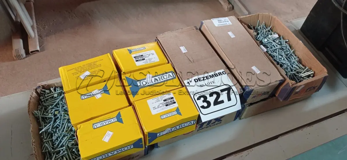 LOTE 327 - 01 LOTE COM PARAFUSOS DIVERSOS. (NO ESTADO) ATENÇÃO! FAZER A VISITAÇÃO ANTES DE ARREMATAR, NÃO SABEMOS SE FUNCIONA. LEILÃO NÃO TEM GARANTIA E NEM DEVOLUÇÃO, SUJEITO A POSSÍVEIS AVARIAS VISÍVEIS/OCULTAS E/OU AUSÊNCIA DE COMPONENTES.