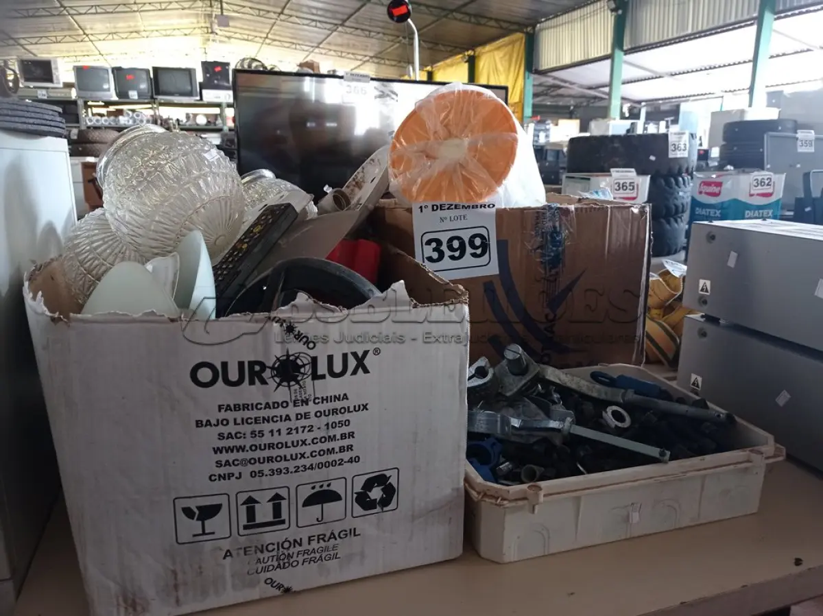 LOTE 399 - 01 LOTE COM MATERIAIS DIVERSOS. (NO ESTADO) ATENÇÃO! FAZER A VISITAÇÃO ANTES DE ARREMATAR, NÃO SABEMOS SE FUNCIONA. LEILÃO NÃO TEM GARANTIA E NEM DEVOLUÇÃO, SUJEITO A POSSÍVEIS AVARIAS VISÍVEIS/OCULTAS E/OU AUSÊNCIA DE COMPONENTES.
